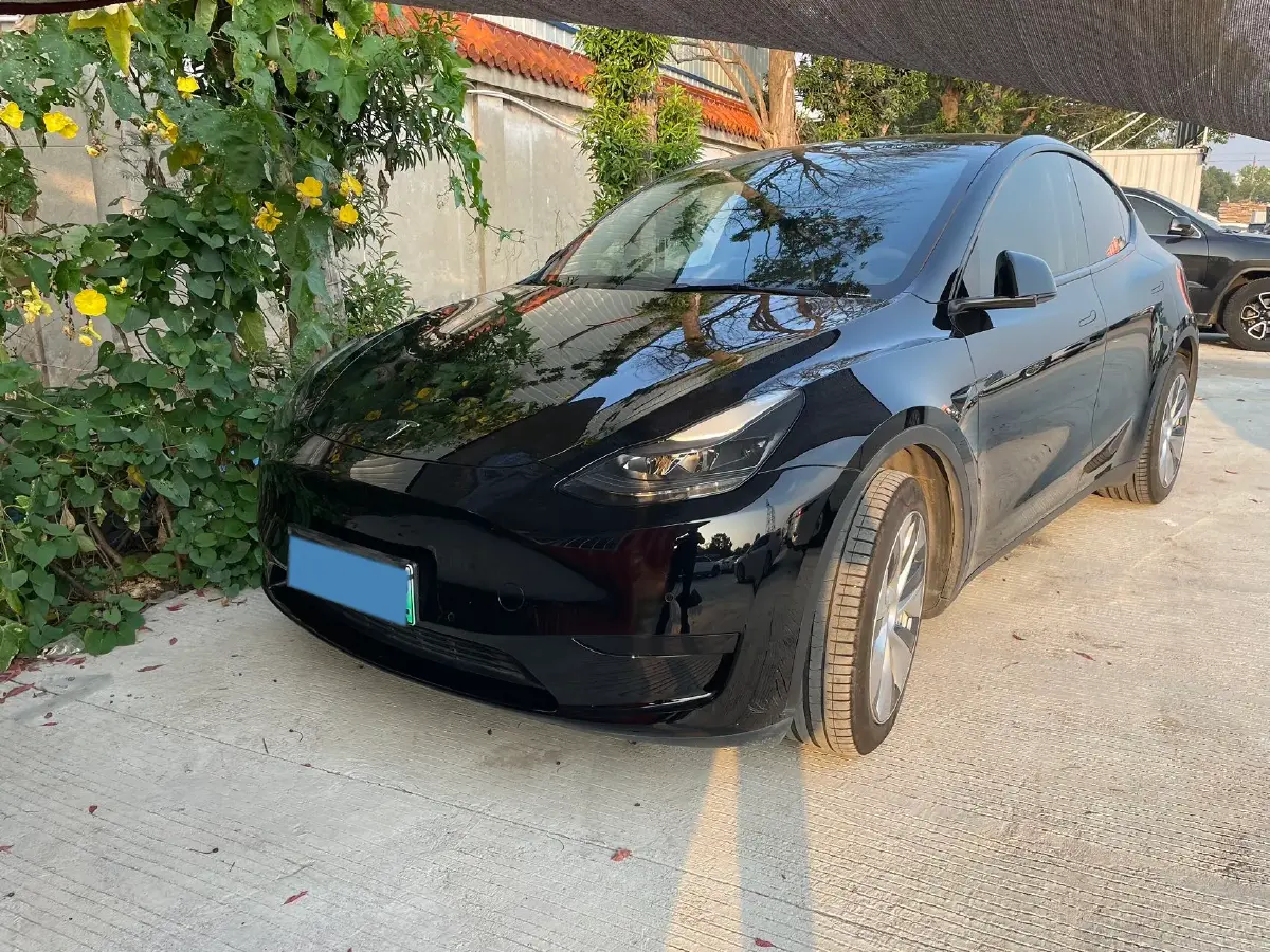 2022 Tesla Model Y BEV 60KWH