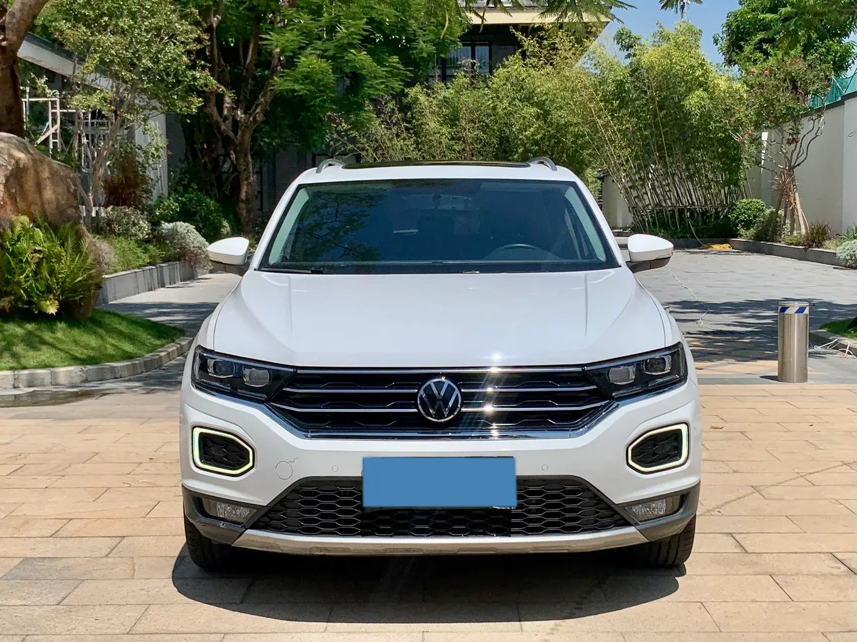 2022 VOLKSWAGEN T-ROC thumbnail 2