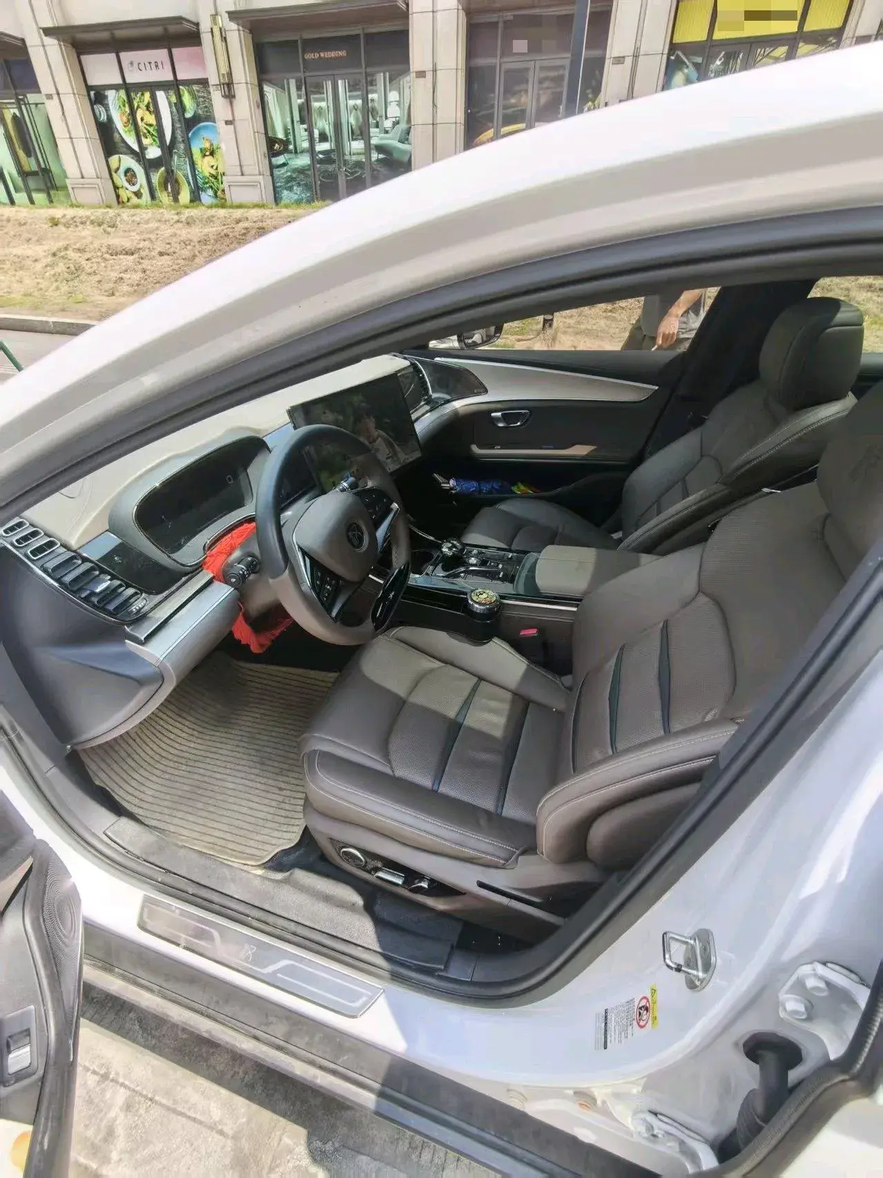 2021 BYD HAN thumbnail 2