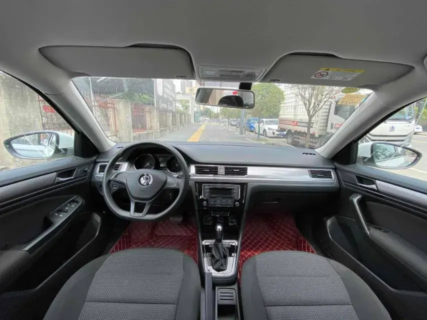 2019 VOLKSWAGEN BORA thumbnail 4