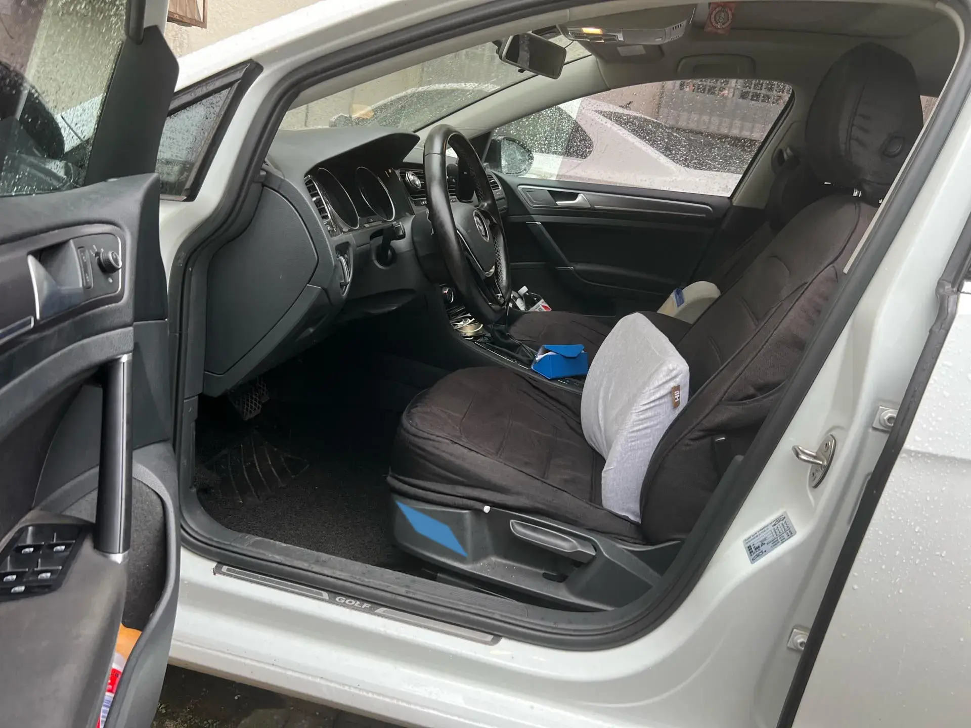 2017 VOLKSWAGEN GOLF thumbnail 2