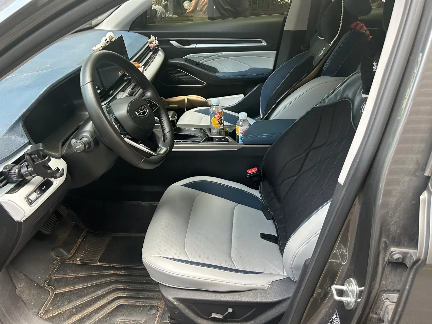 2022 GEELY EMGRAND thumbnail 4