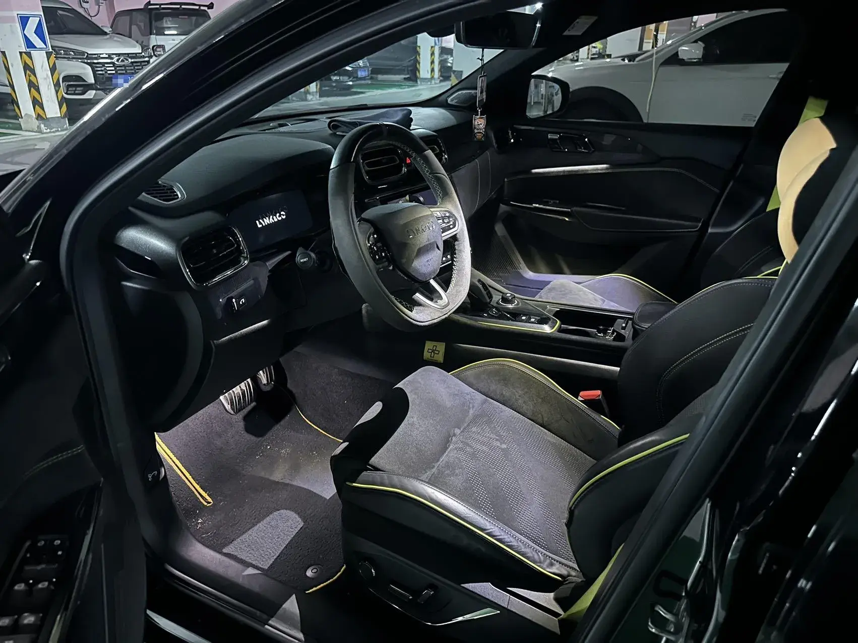 2021 LYNK&CO 03 thumbnail 4