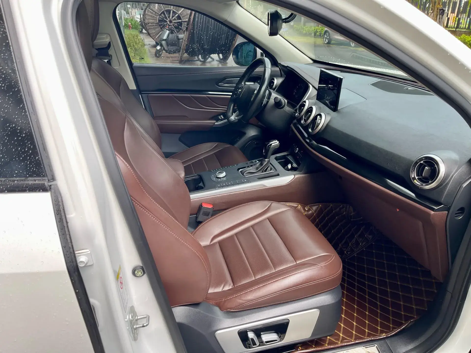 2017 WEY VV5 thumbnail 4