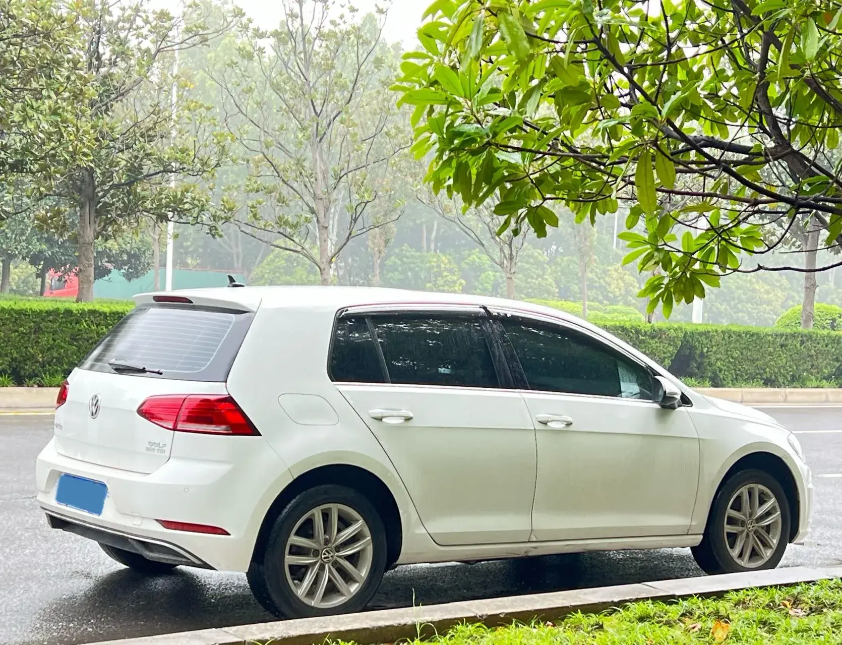 2019 VOLKSWAGEN GOLF thumbnail 4