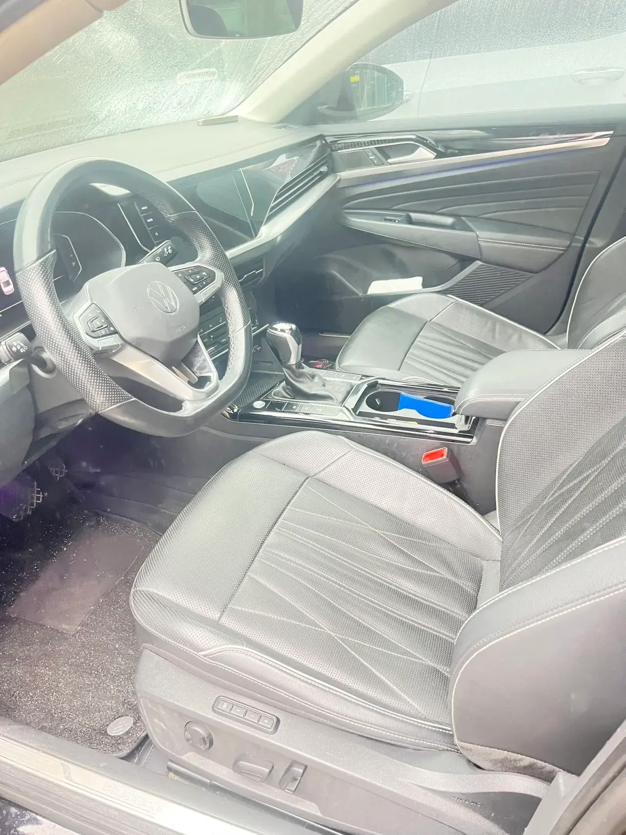 2021 VOLKSWAGEN PASSAT thumbnail 4