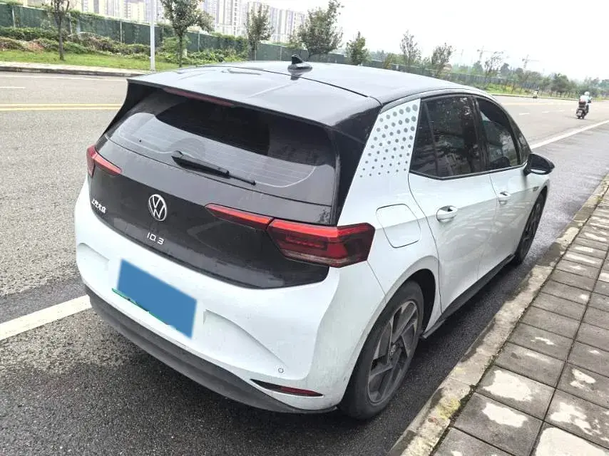 2023 VOLKSWAGEN ID.3 thumbnail 4