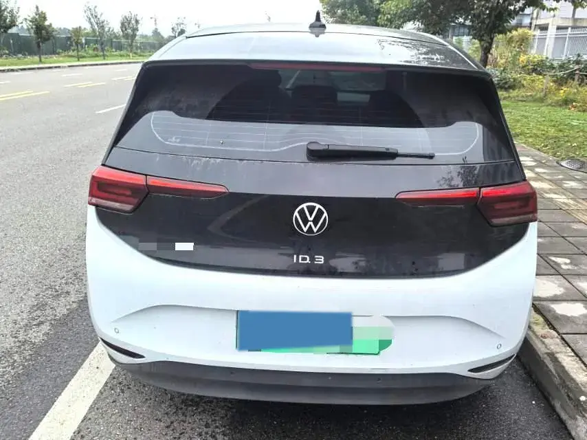 2023 VOLKSWAGEN ID.3 thumbnail 3