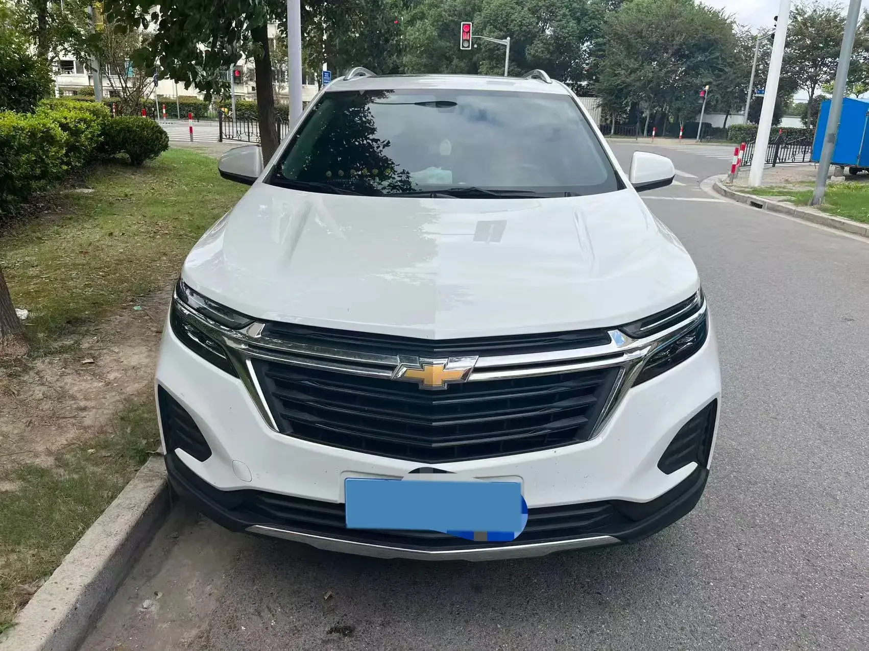 2022 CHEVROLET EQUINOX thumbnail 2