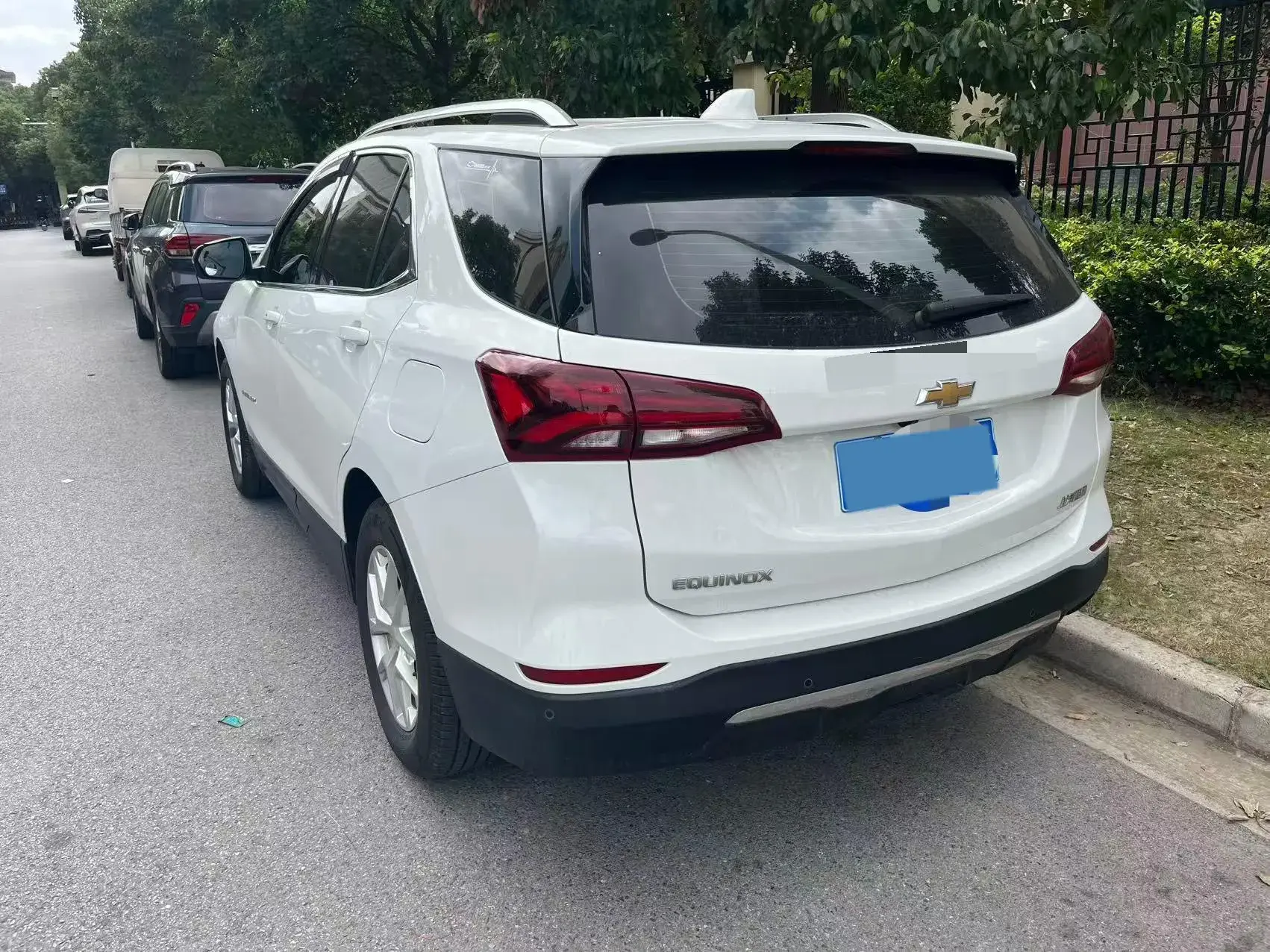 2022 CHEVROLET EQUINOX thumbnail 4