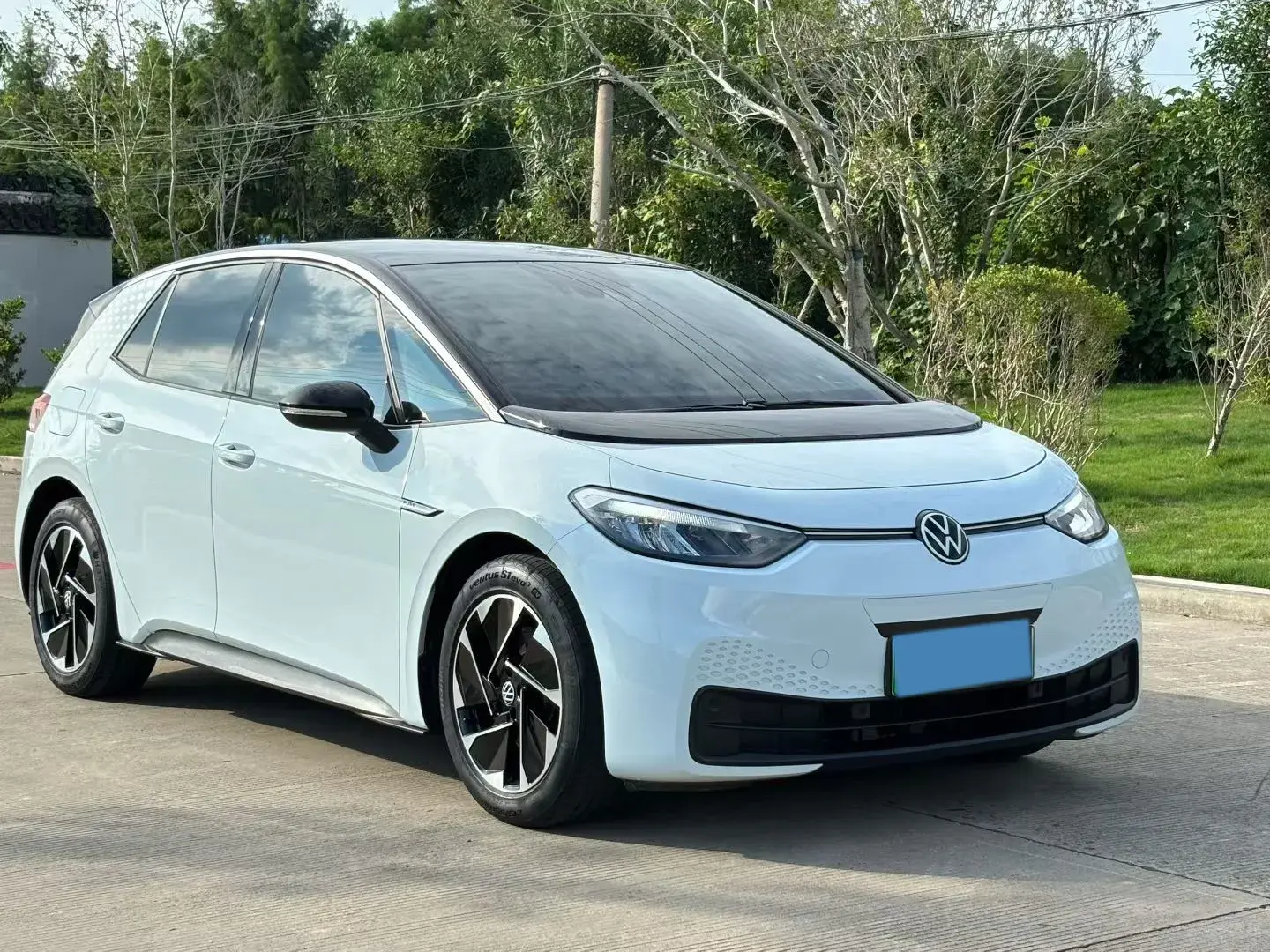 2023 VOLKSWAGEN ID.3 thumbnail 3