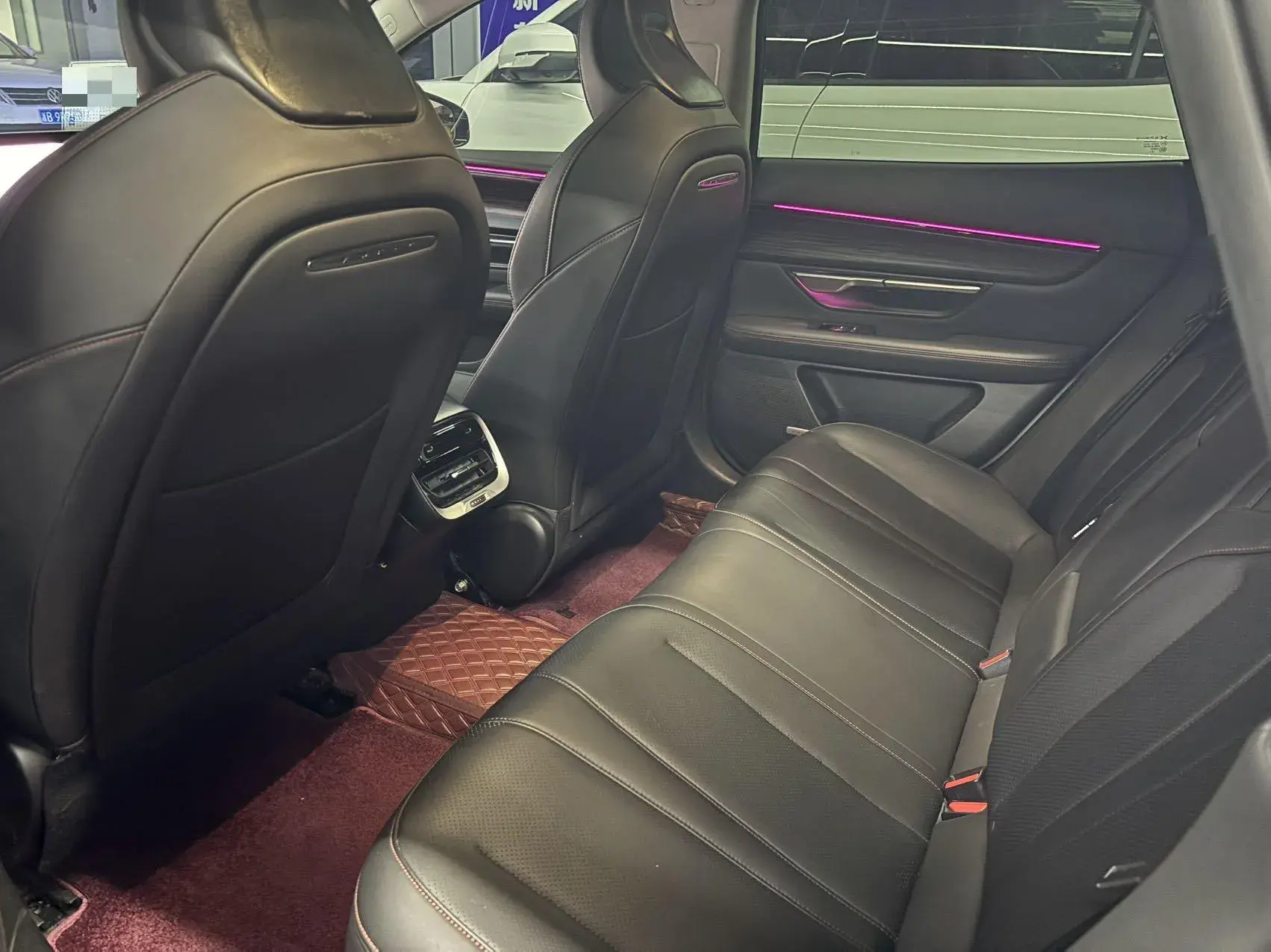 2022 XPENG P7 thumbnail 4