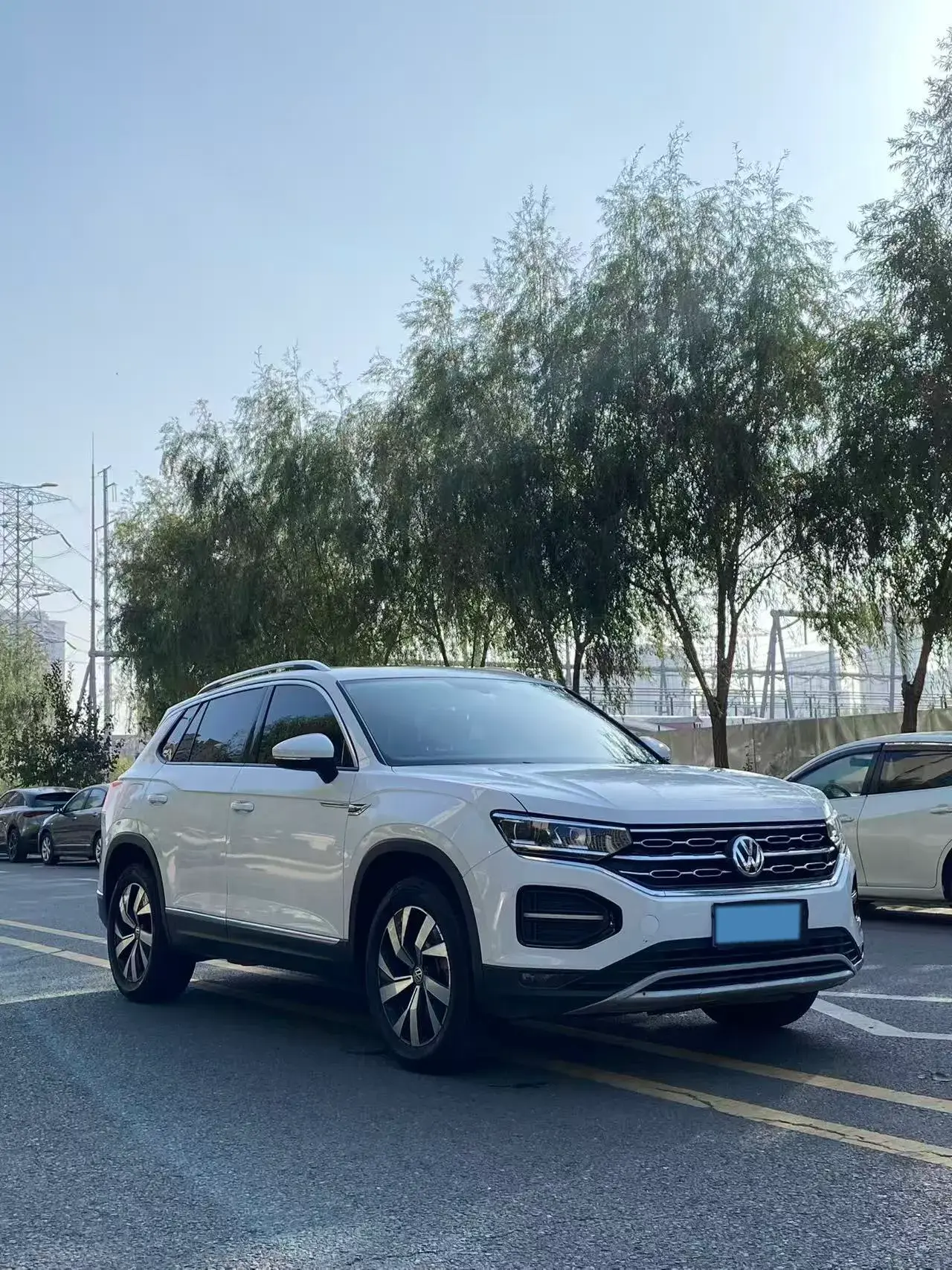 2019 VOLKSWAGEN TAYRON thumbnail 2