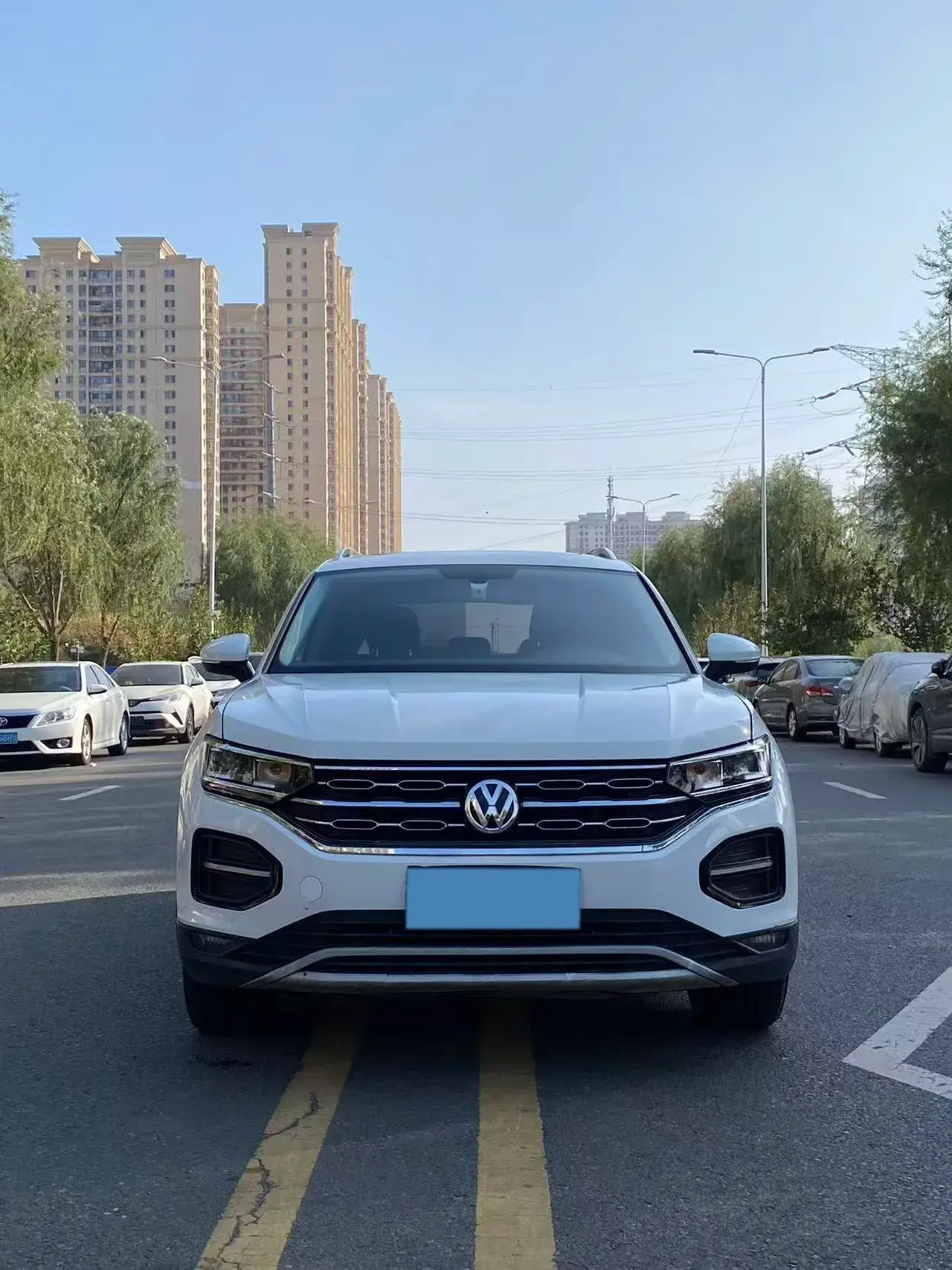 2019 VOLKSWAGEN TAYRON thumbnail 3