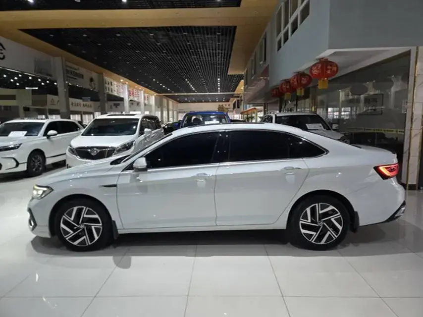 2023 VOLKSWAGEN SAGITAR thumbnail 4