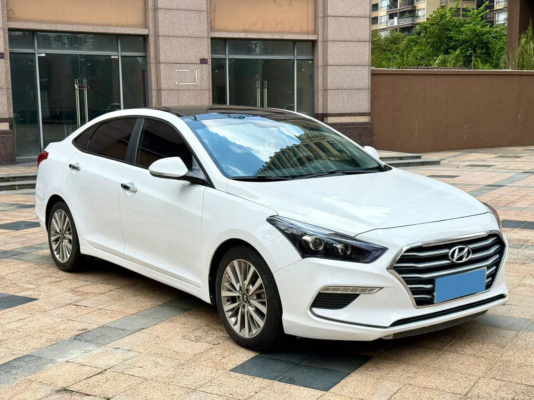 2017 HYUNDAI MISTRA thumbnail 3