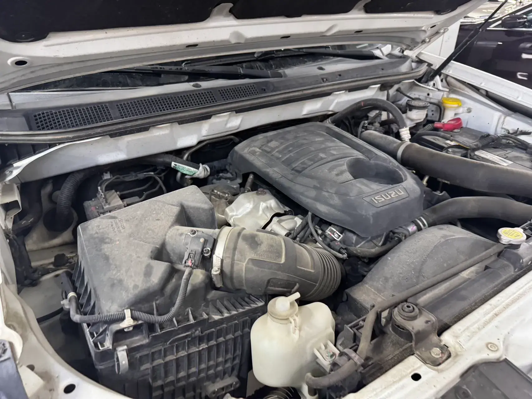 2018 ISUZU MU-X thumbnail 3