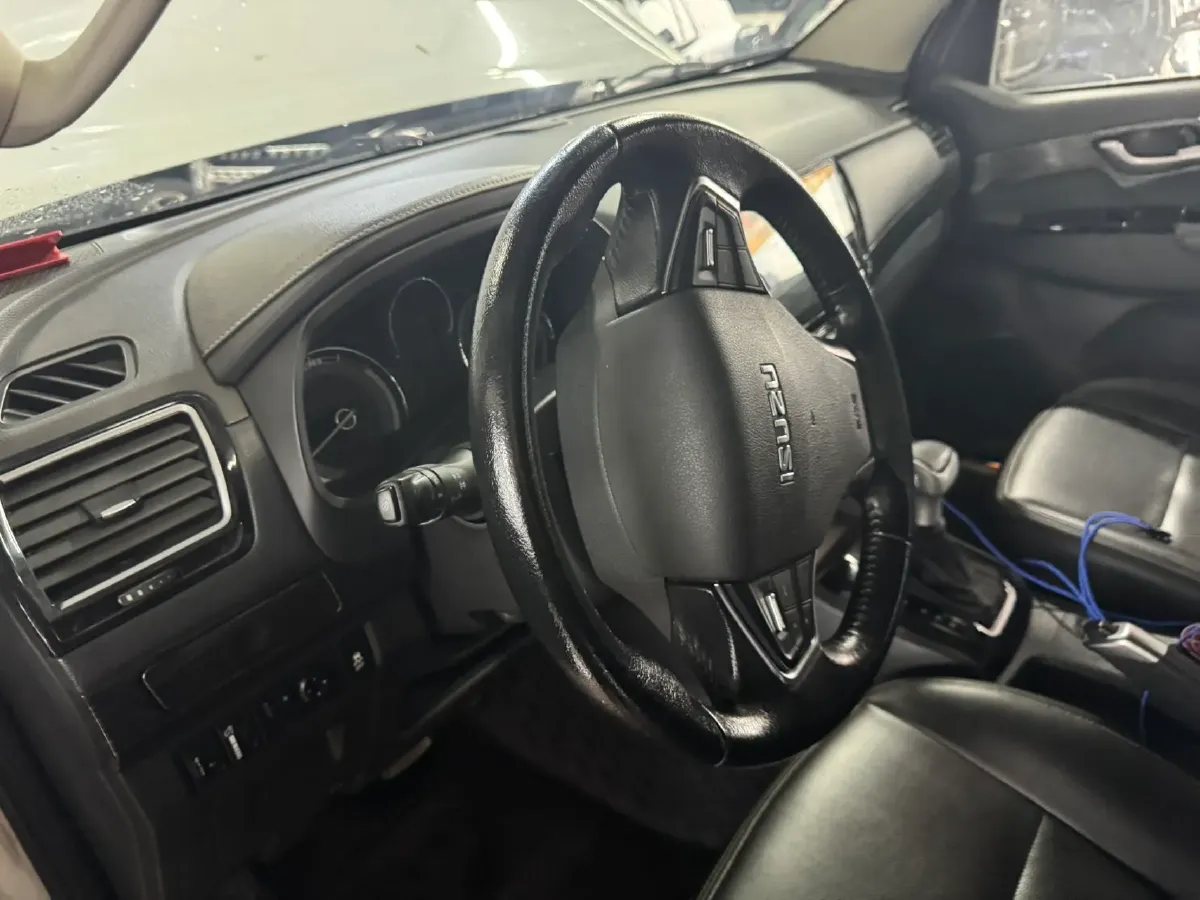 2018 Isuzu Mu-X 1.9T 163HP L4 6AT,autocango,china used car exporter,china ev exporter,chinese used car exporter,chinese used ev exporter