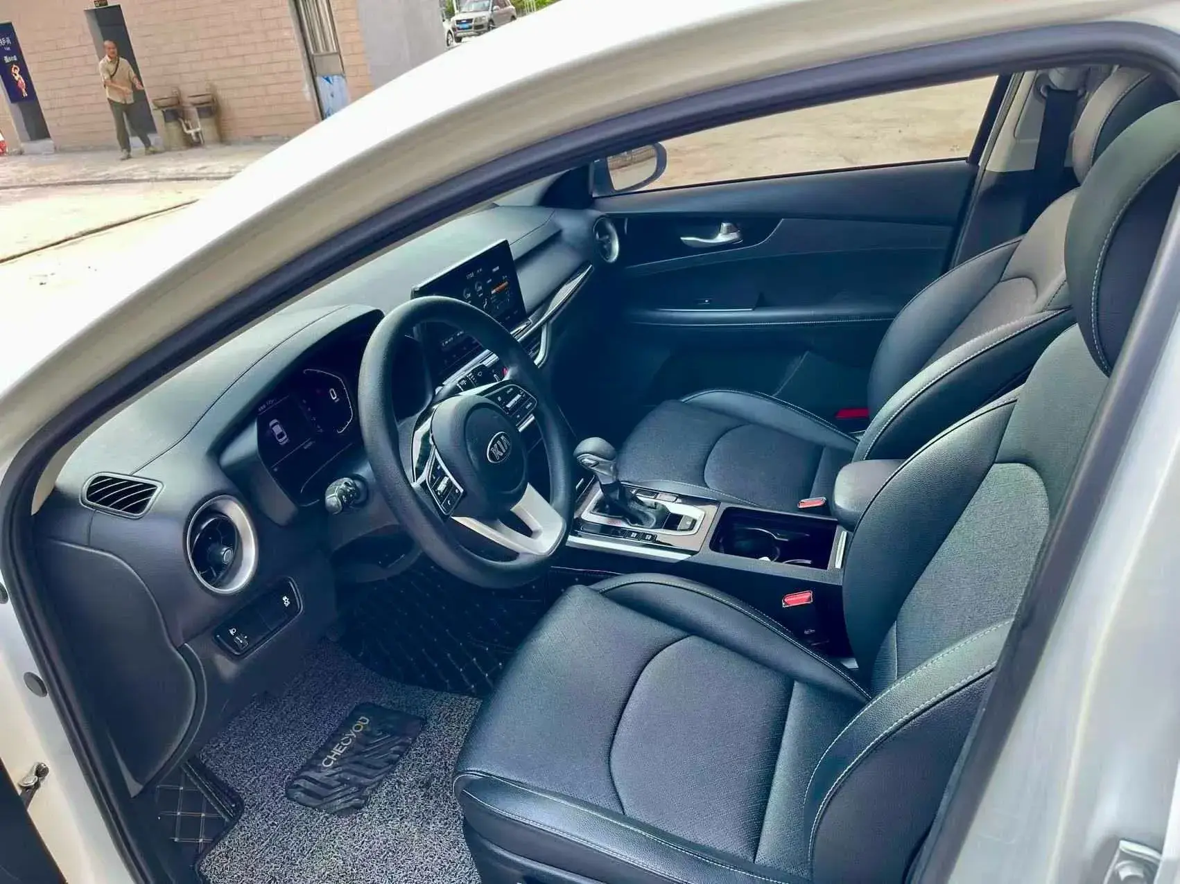 2020 KIA K3 thumbnail 4