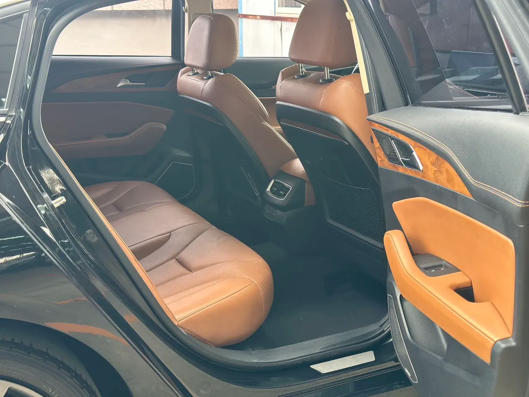 2019 HONGQI H5 thumbnail 3