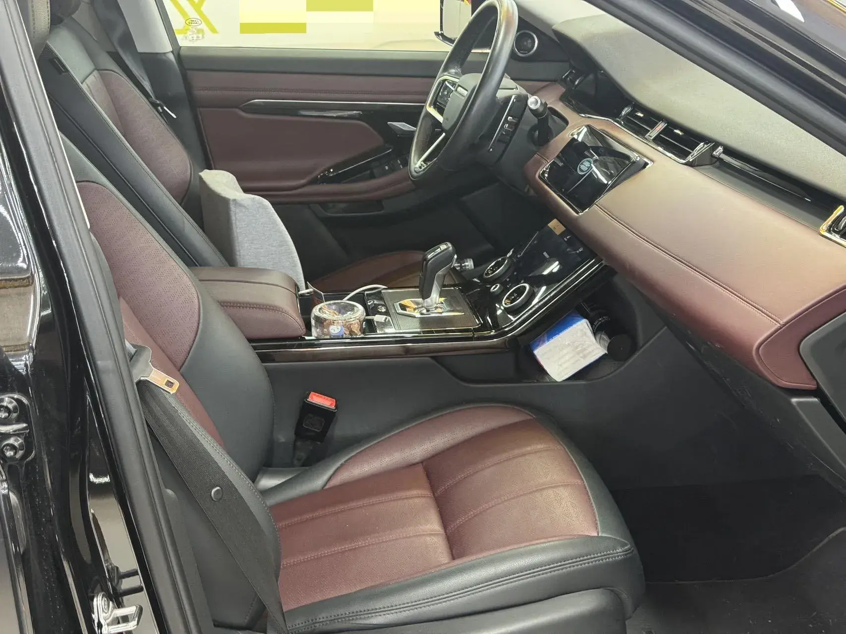 2021 LAND ROVER thumbnail 4