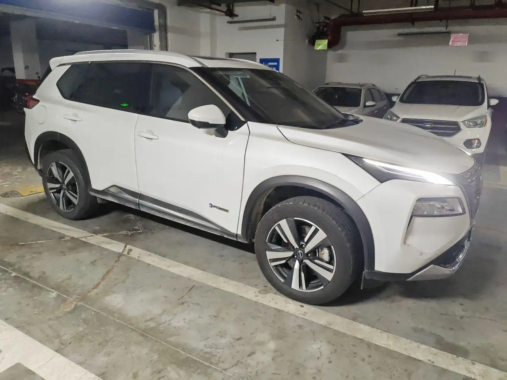 2023 NISSAN X-TRAIL thumbnail 3