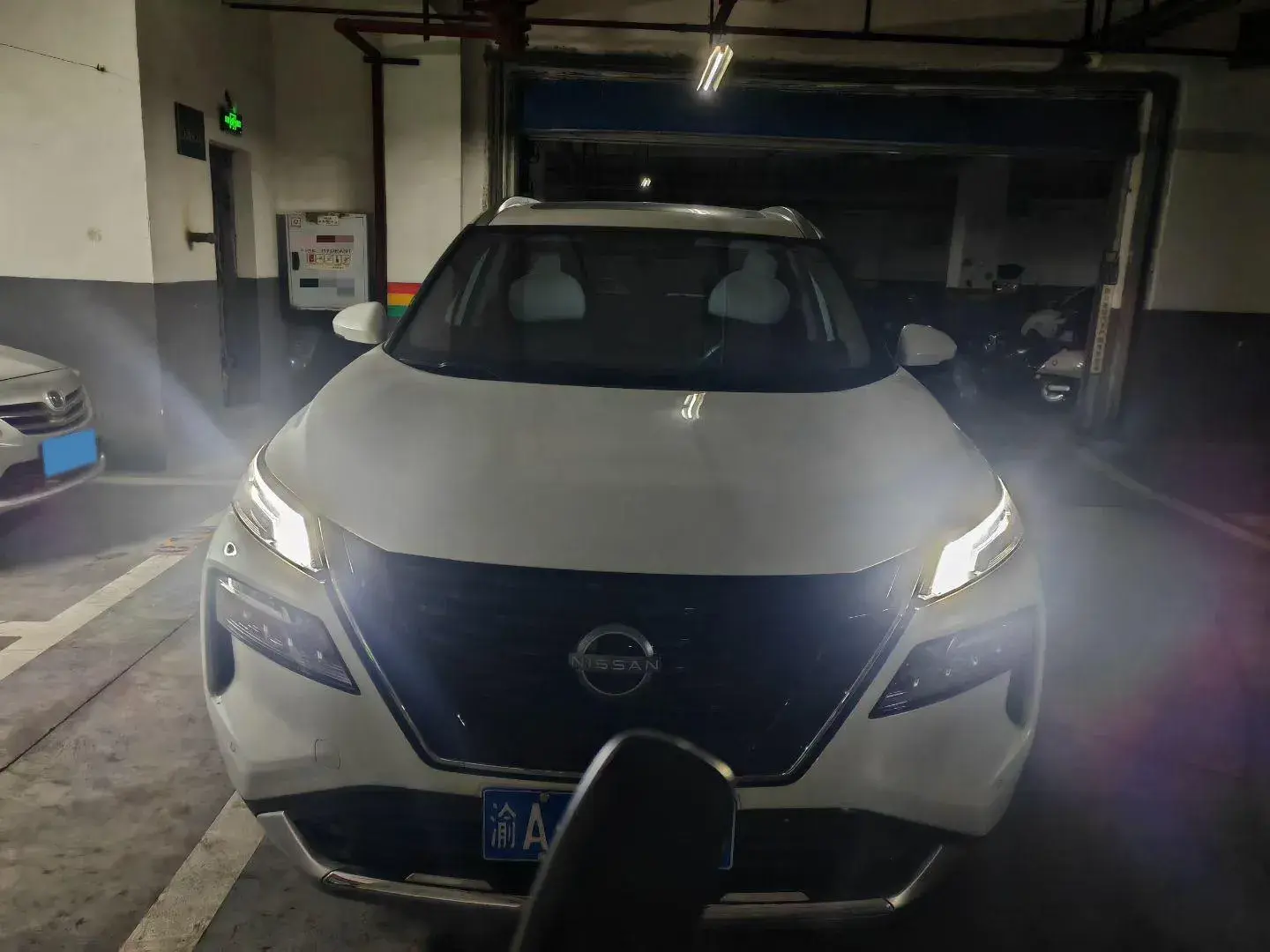 2023 NISSAN X-TRAIL thumbnail 2