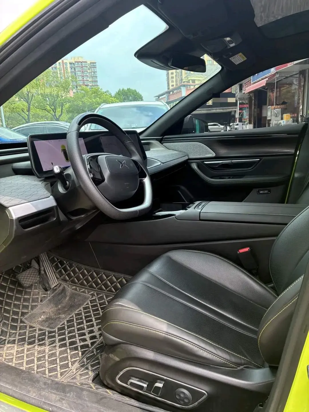 2021 XPENG P7 thumbnail 4