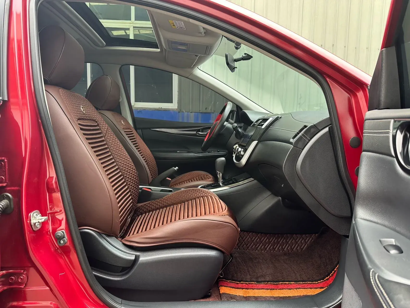 2019 NISSAN TIIDA thumbnail 4