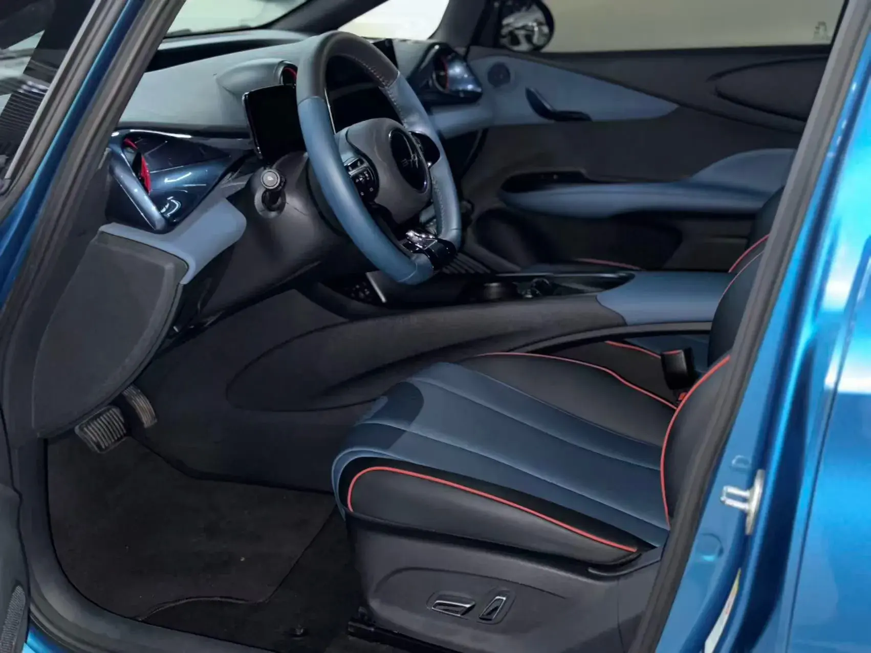 2021 BYD DOLPHIN thumbnail 4