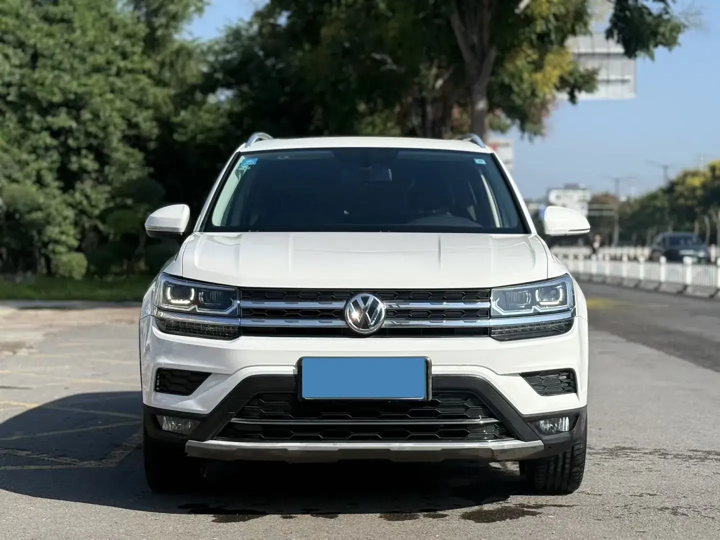 2019 VOLKSWAGEN THARU thumbnail 2