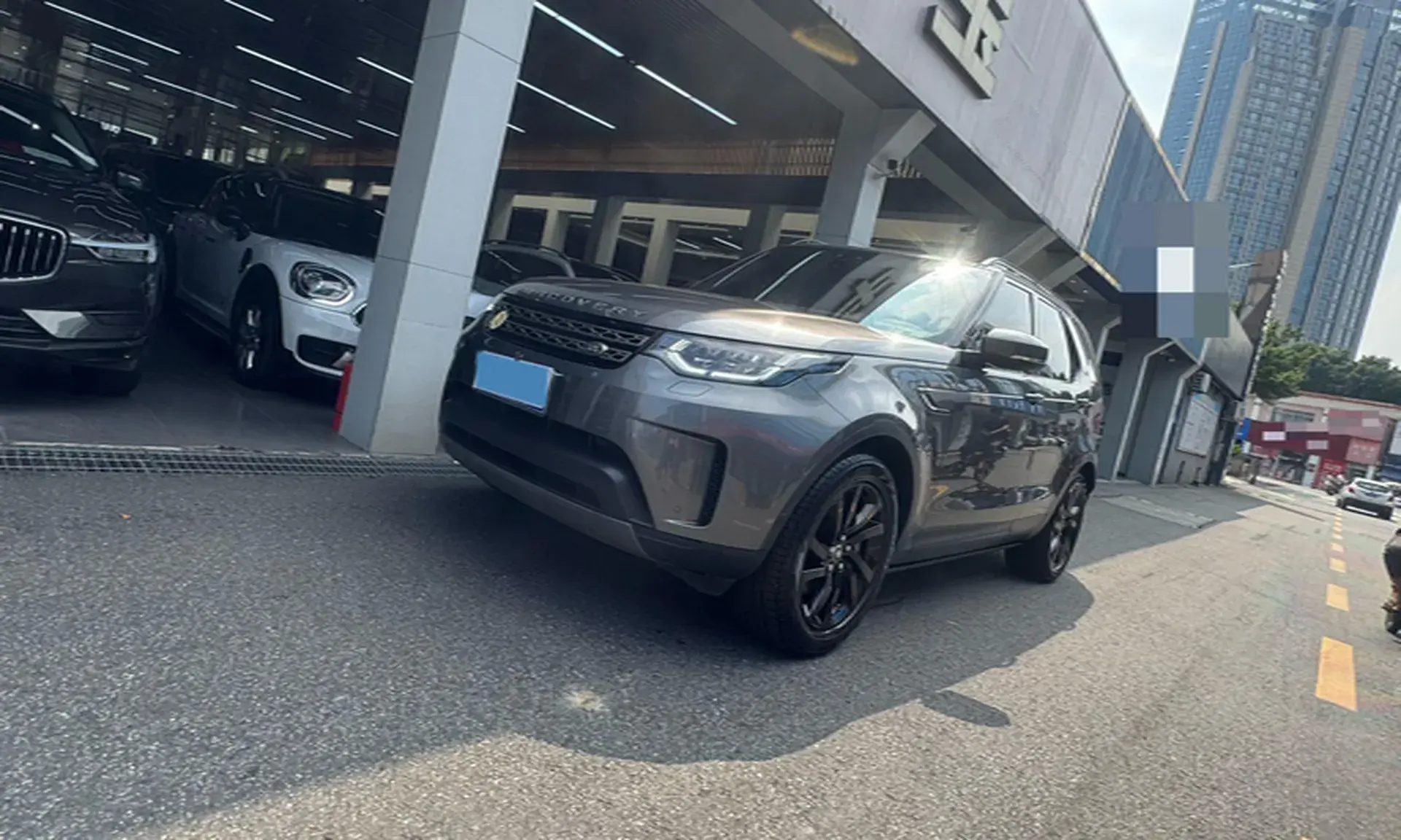 2019 LAND ROVER view 1