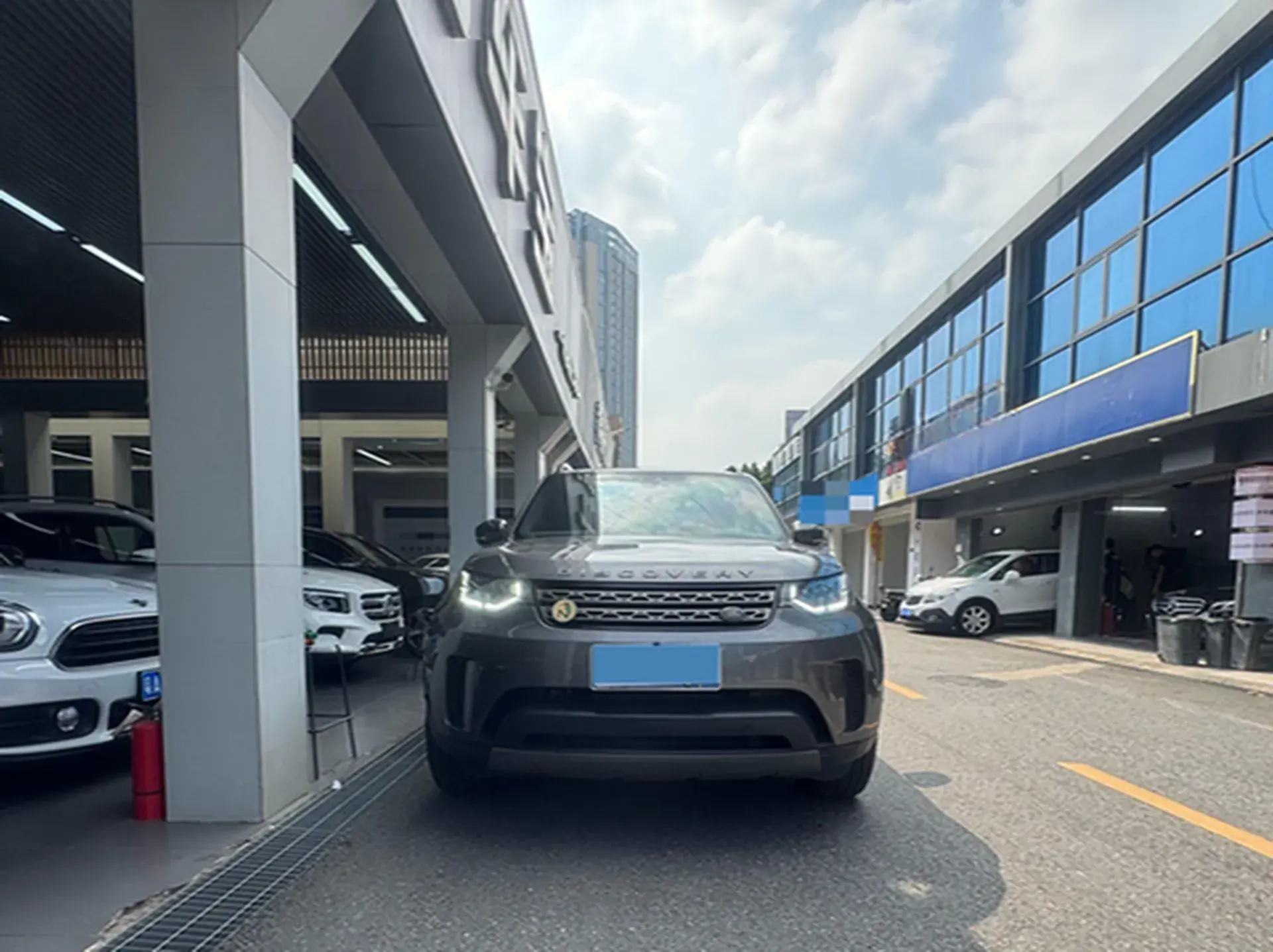 2019 LAND ROVER thumbnail 2