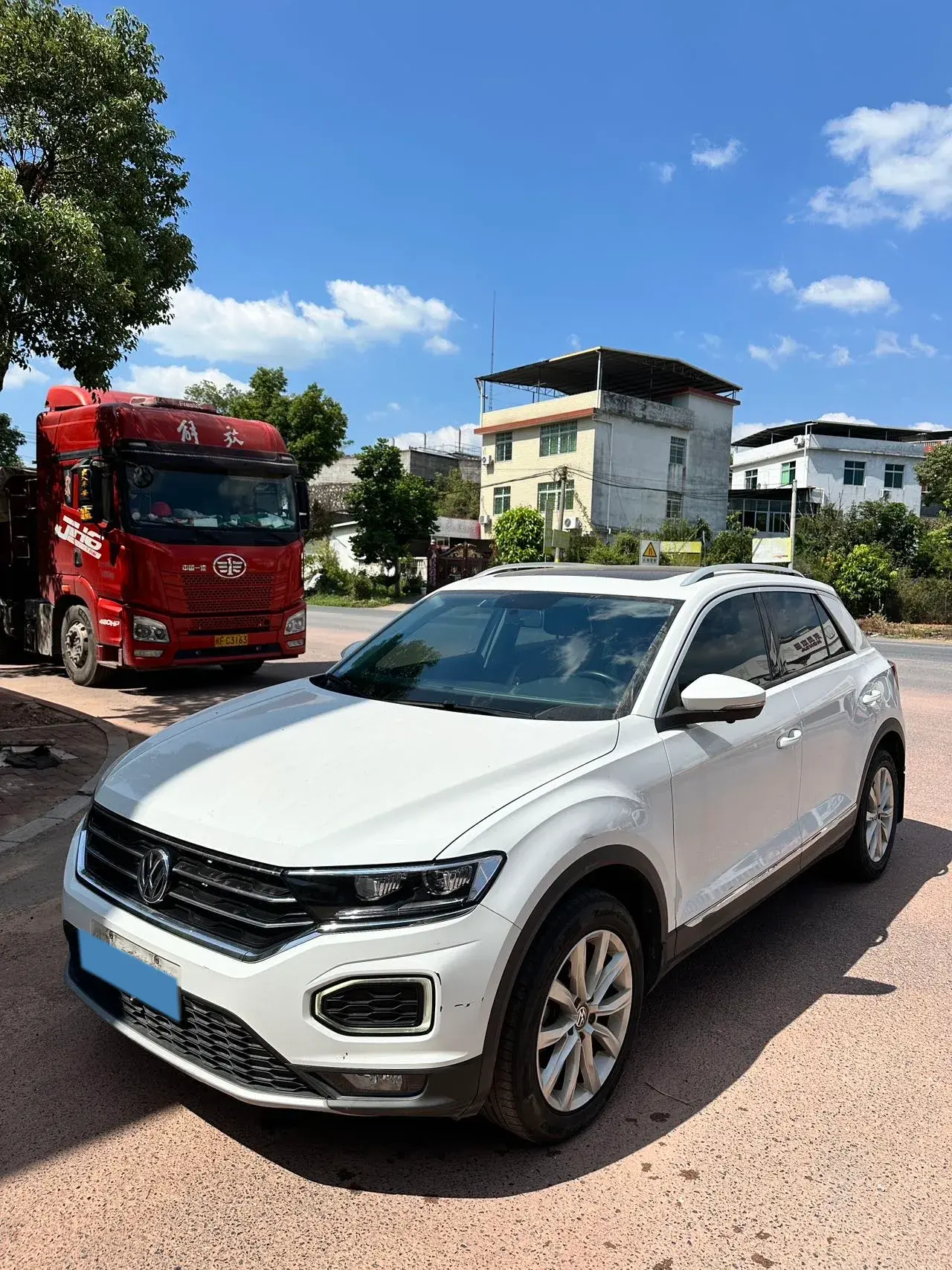2020 VOLKSWAGEN T-ROC view 1