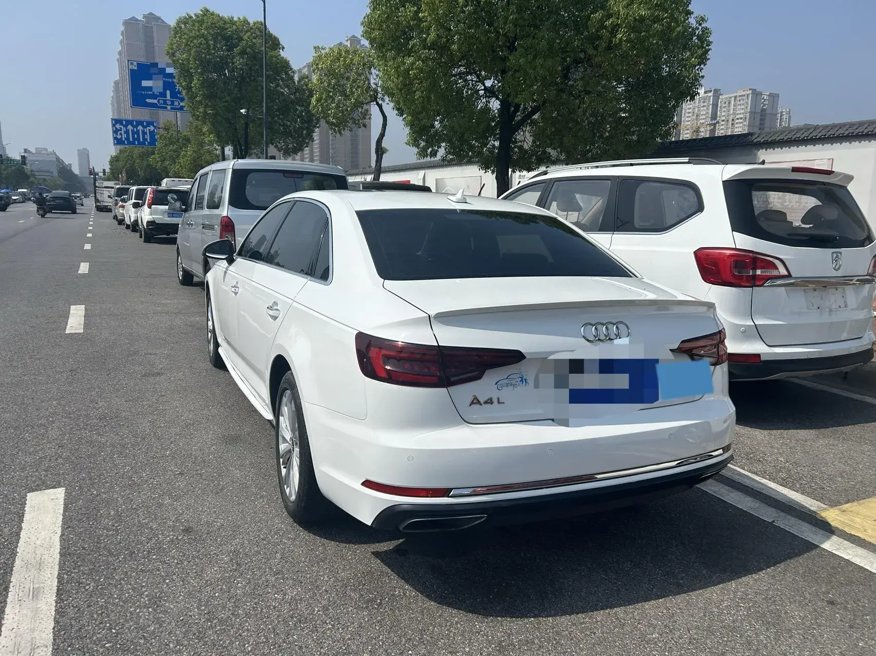 2019 AUDI A4L thumbnail 3