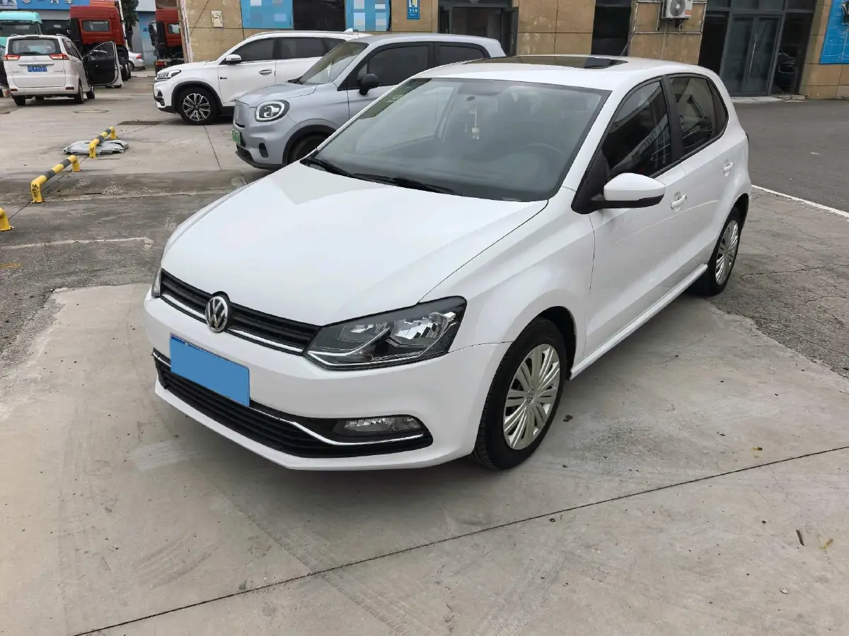 2016 Volkswagen Polo 1.6L 110HP L4 6AT