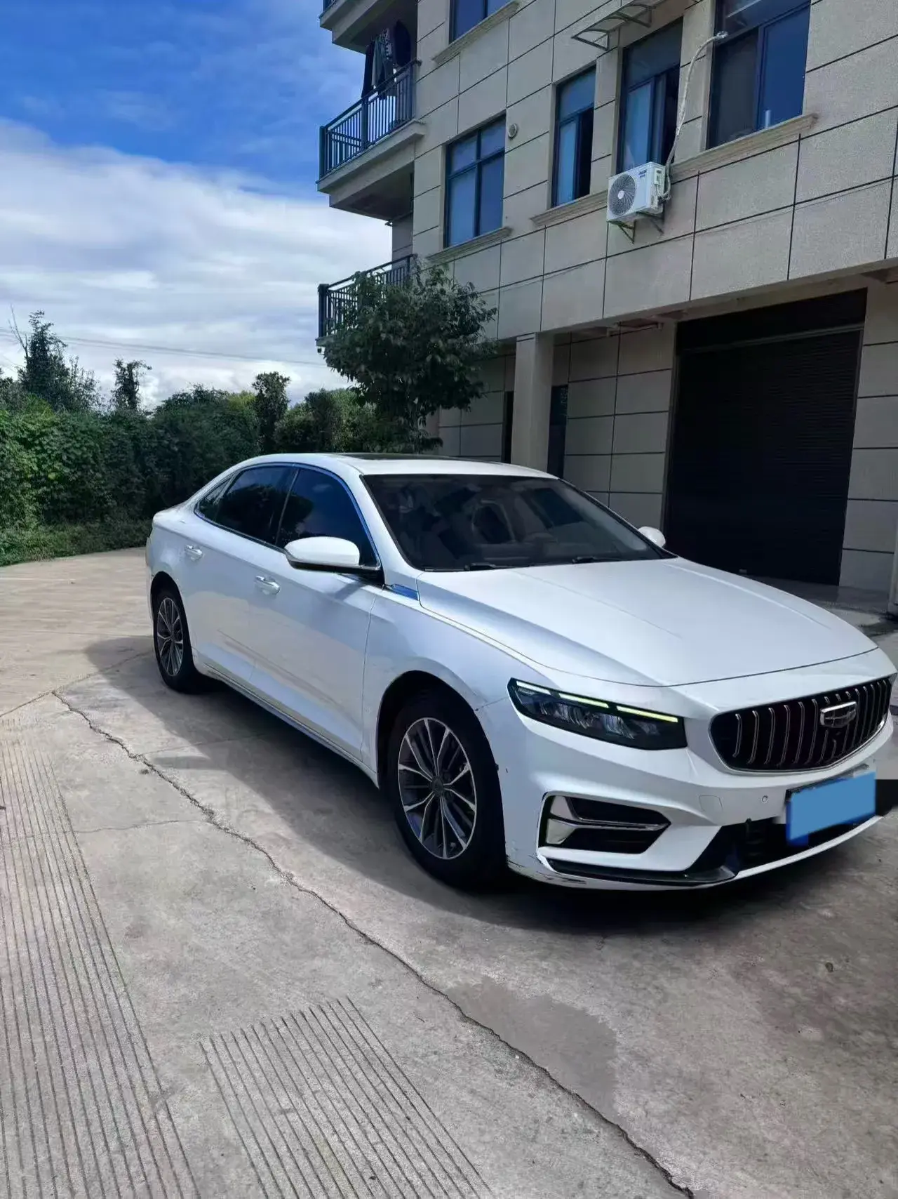2023 GEELY PREFACE thumbnail 3