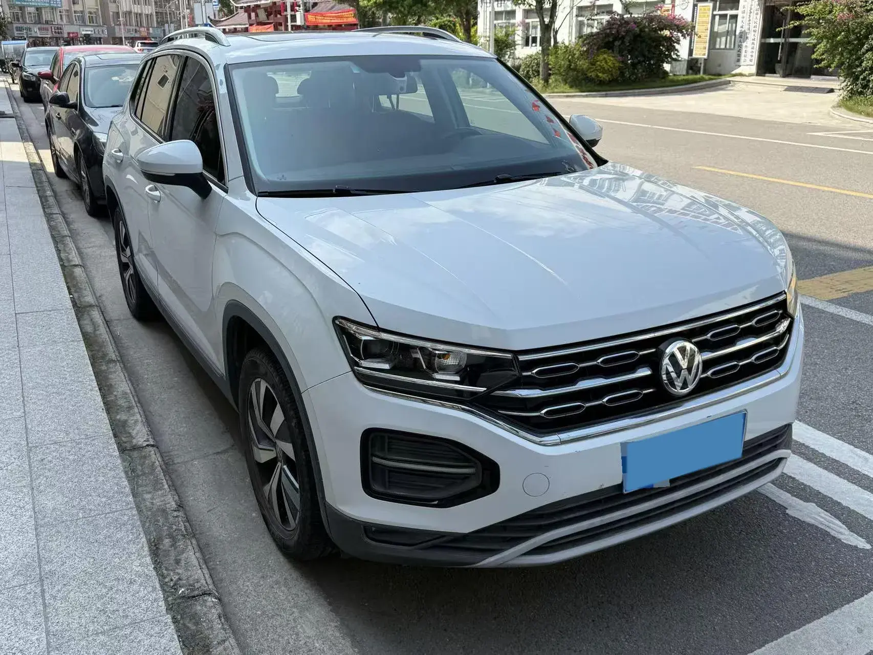 2019 VOLKSWAGEN TAYRON thumbnail 3