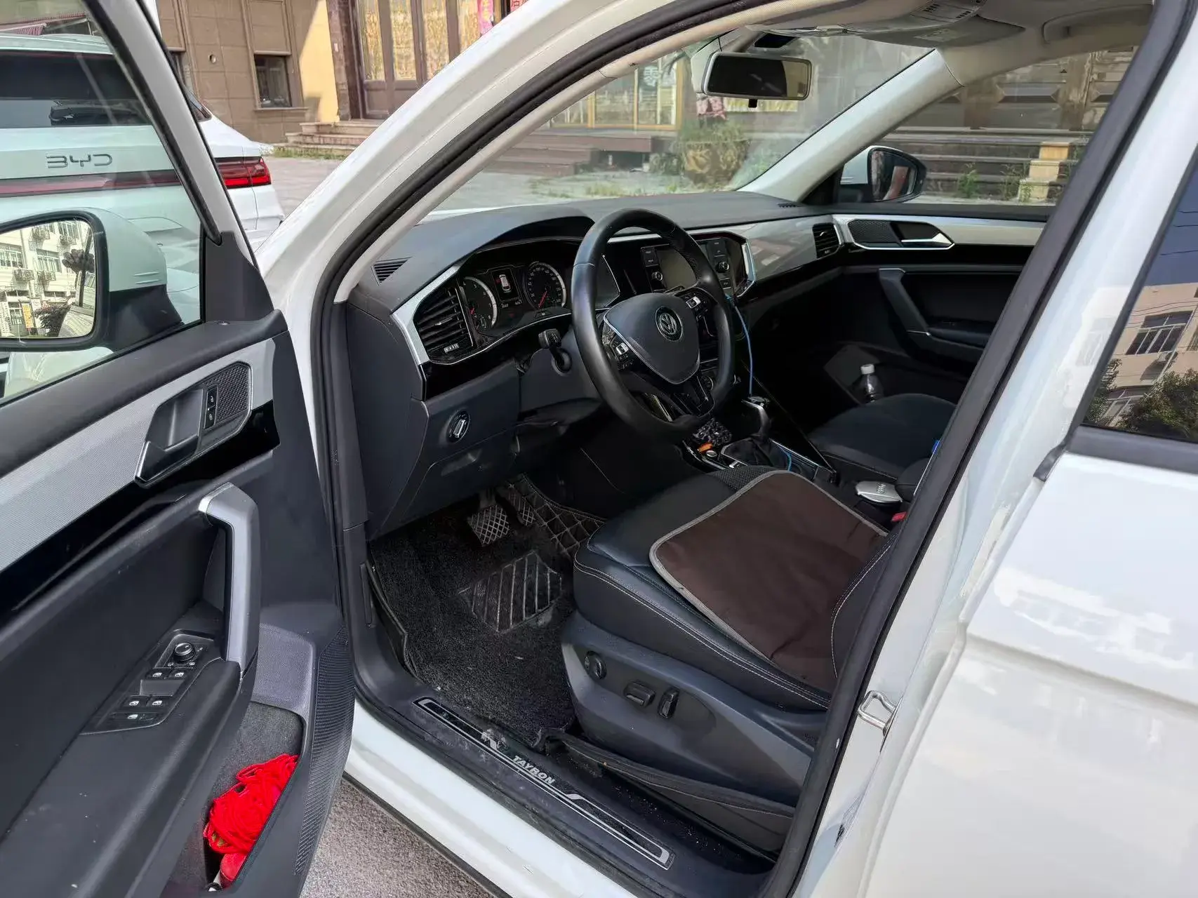 2019 VOLKSWAGEN TAYRON thumbnail 4