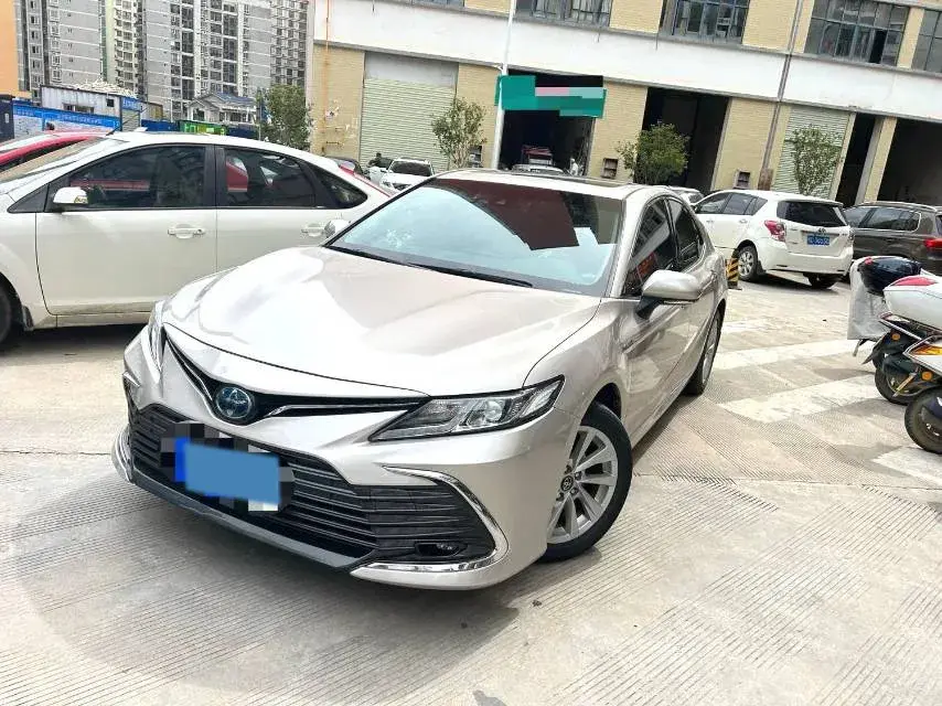 2021 Toyota Camry 2.5L 178HP L4 E-CVT Hybrid