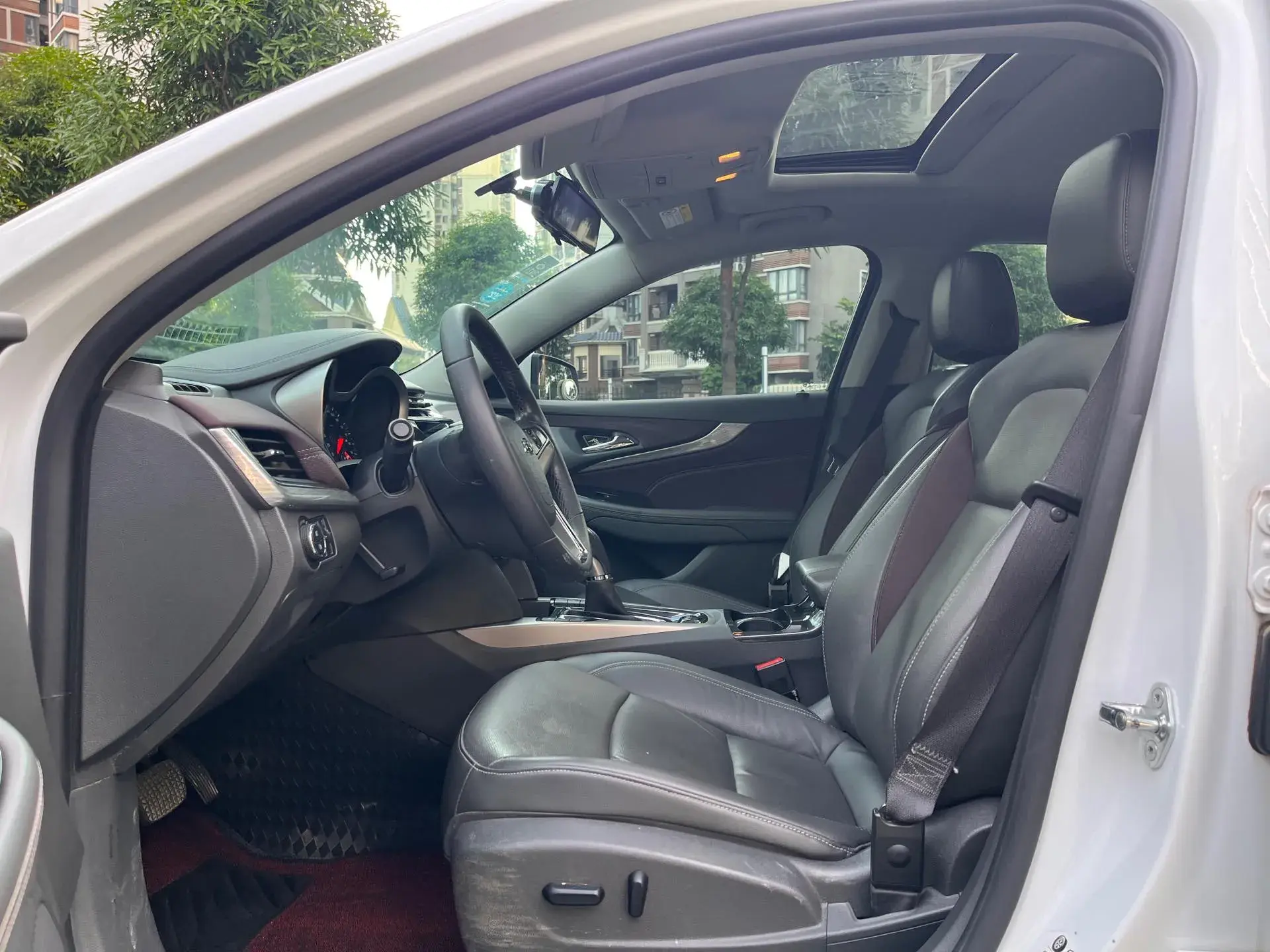 2018 CHEVROLET MALIBU thumbnail 4