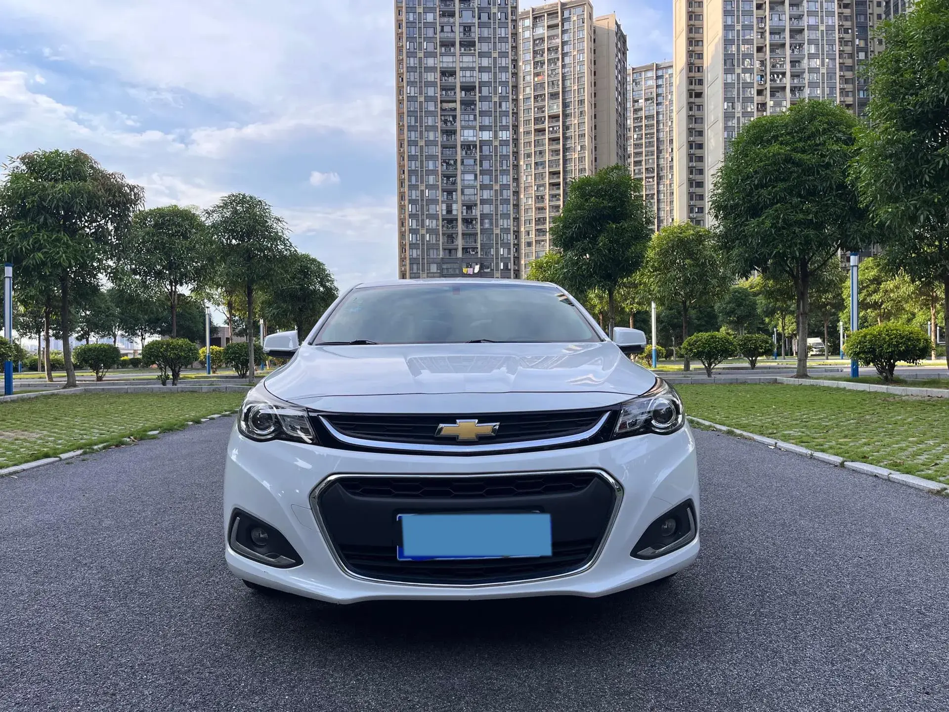 2018 CHEVROLET MALIBU thumbnail 2