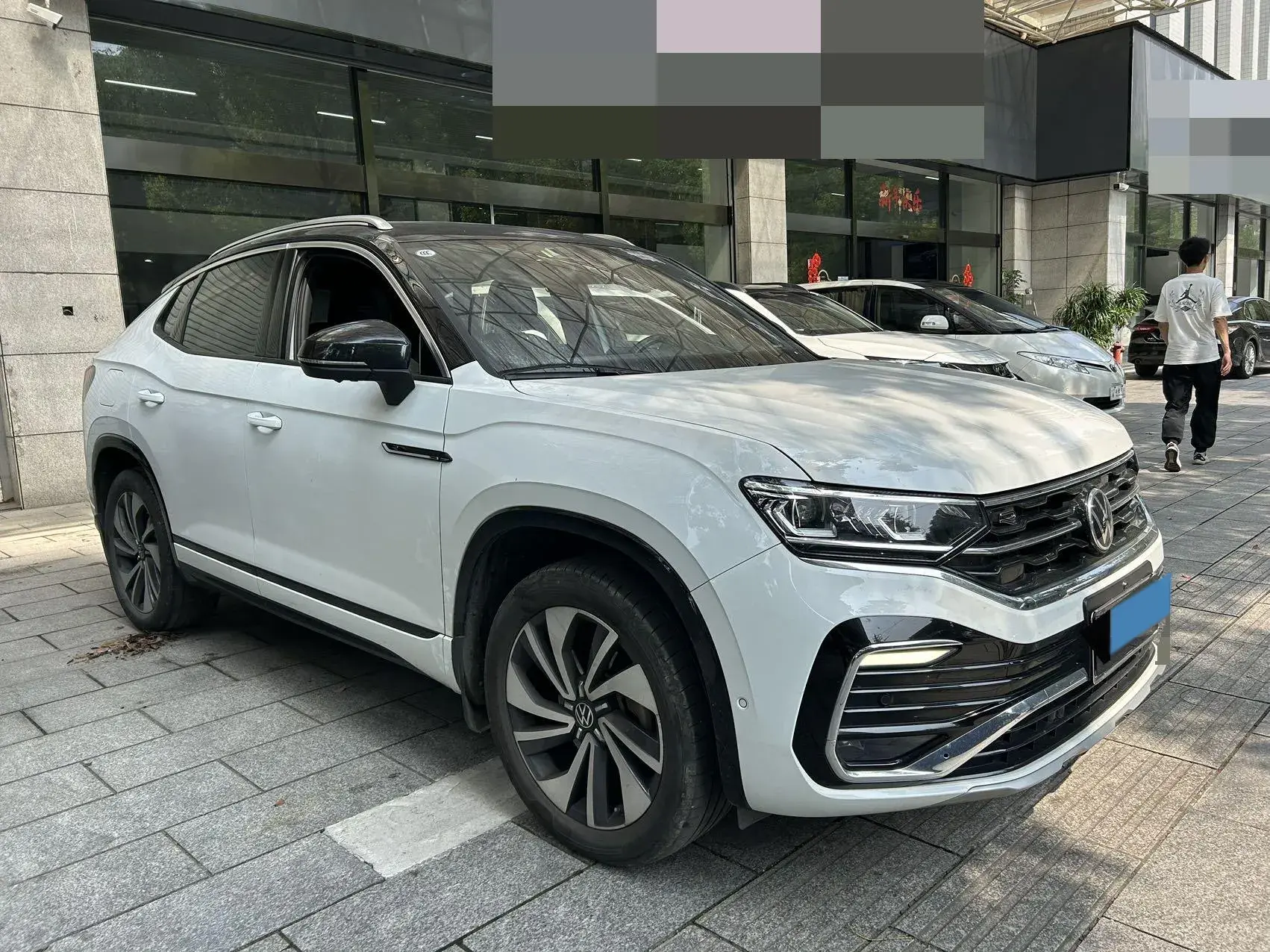 2020 VOLKSWAGEN TAYRON thumbnail 3