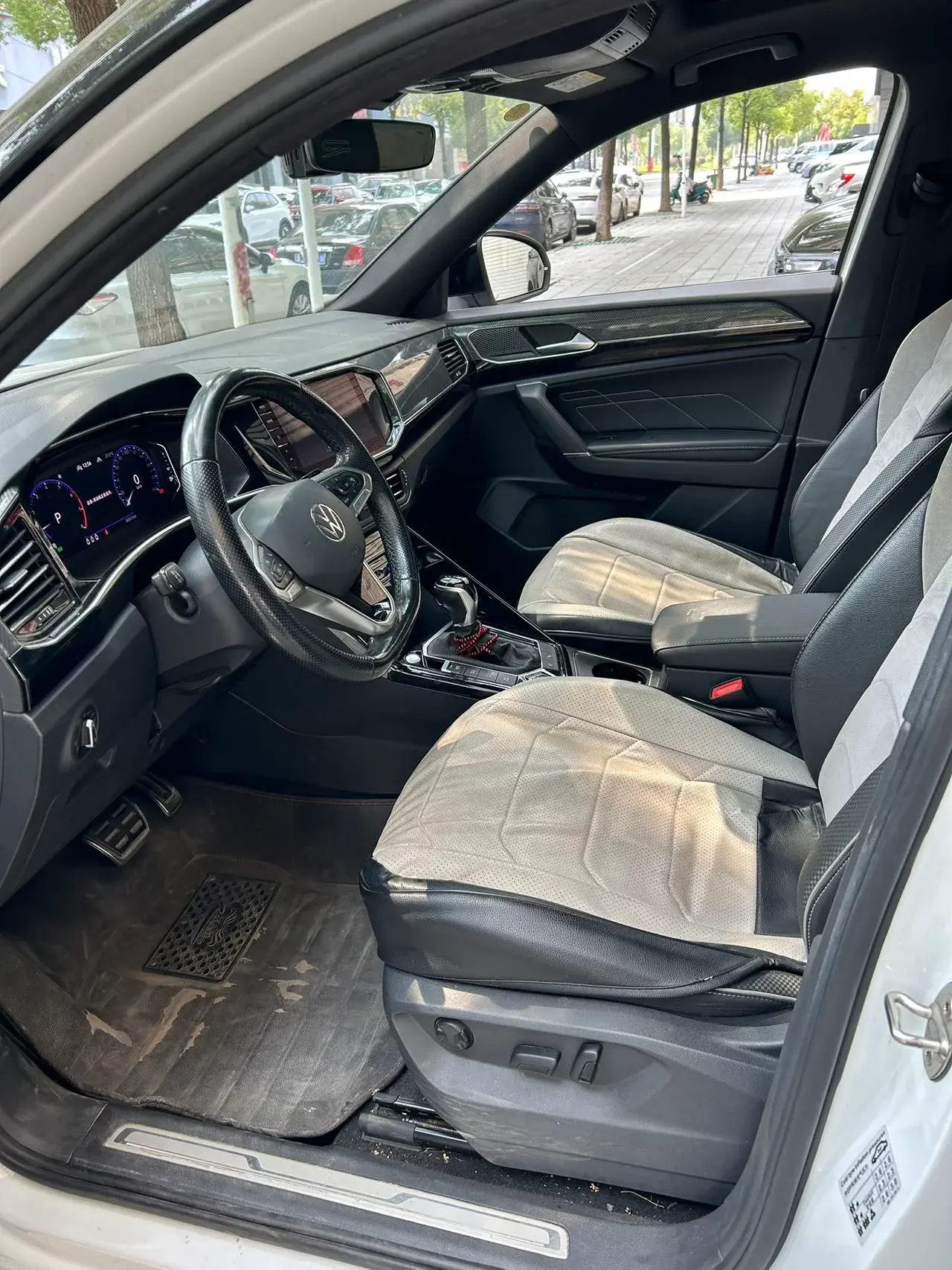 2020 VOLKSWAGEN TAYRON thumbnail 4