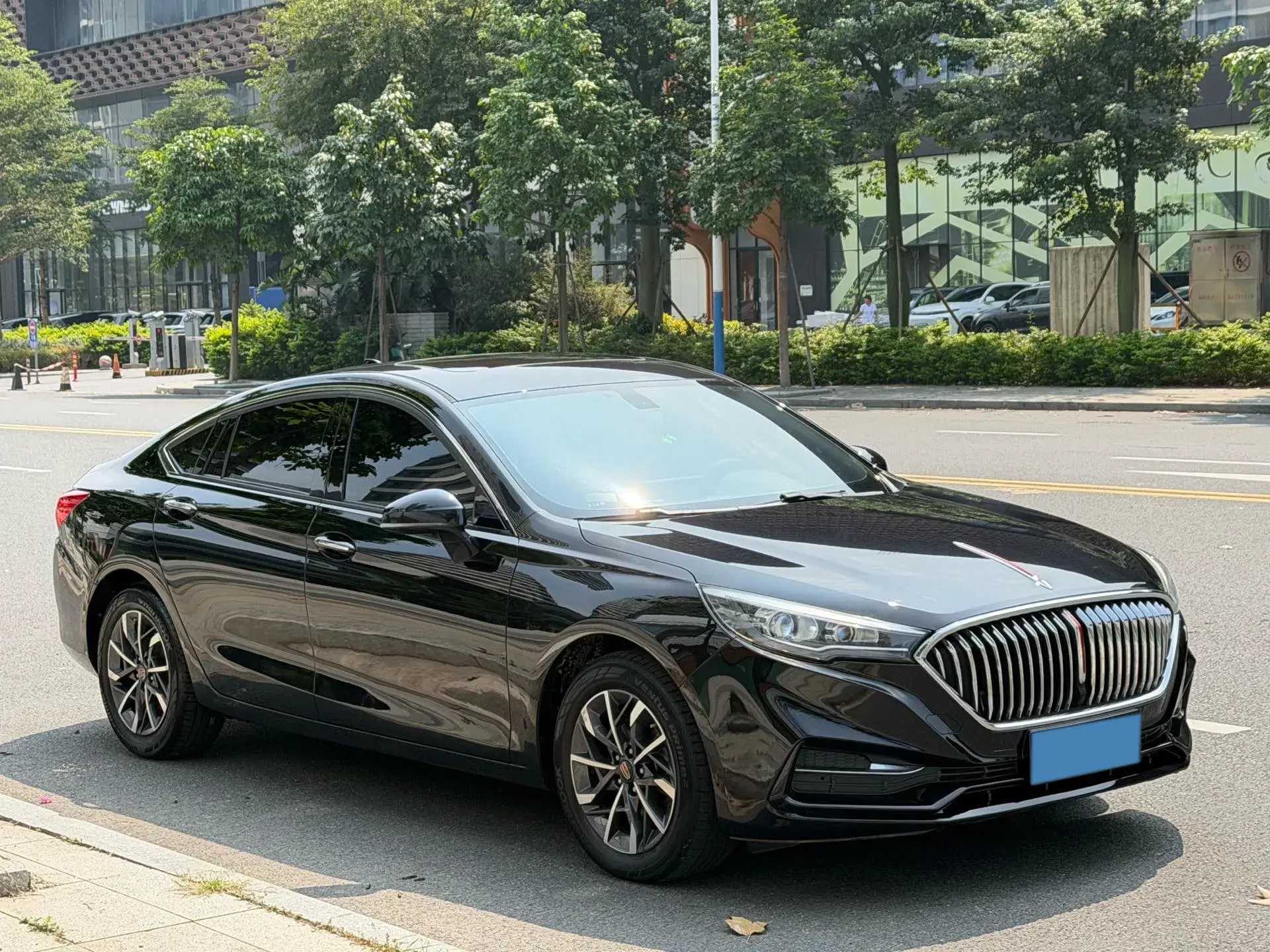 2020 HONGQI H5 thumbnail 3