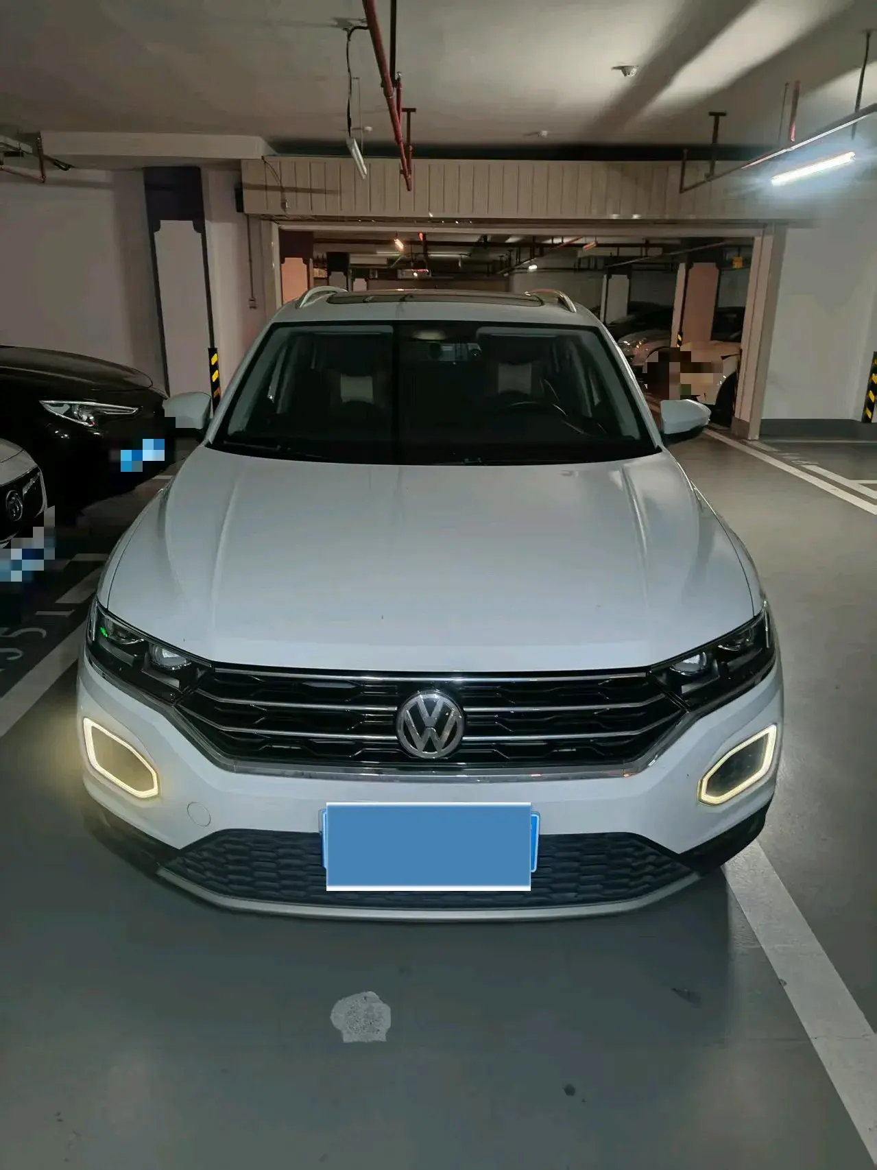 2018 VOLKSWAGEN T-ROC thumbnail 2