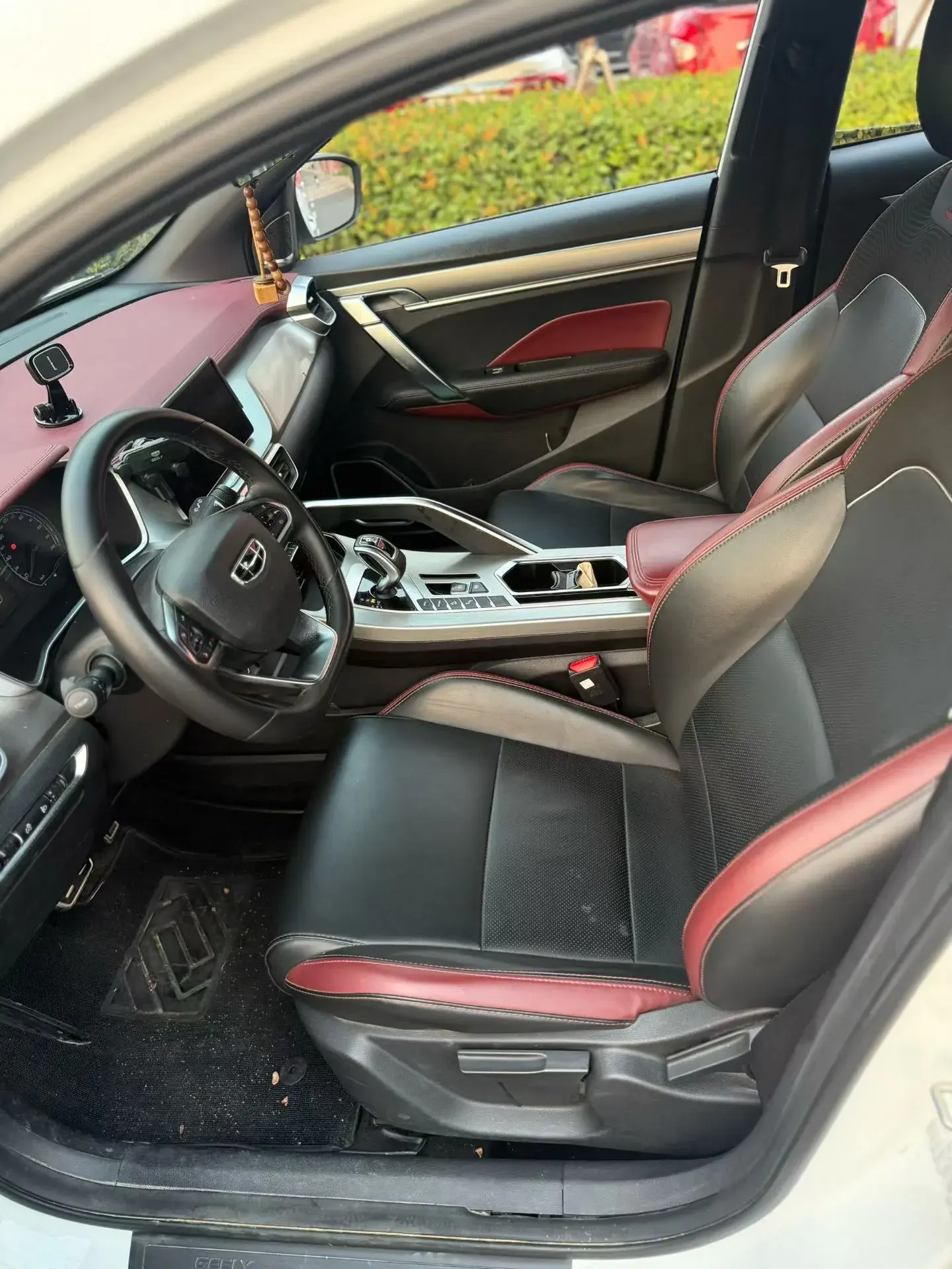 2019 GEELY COOLRAY thumbnail 4