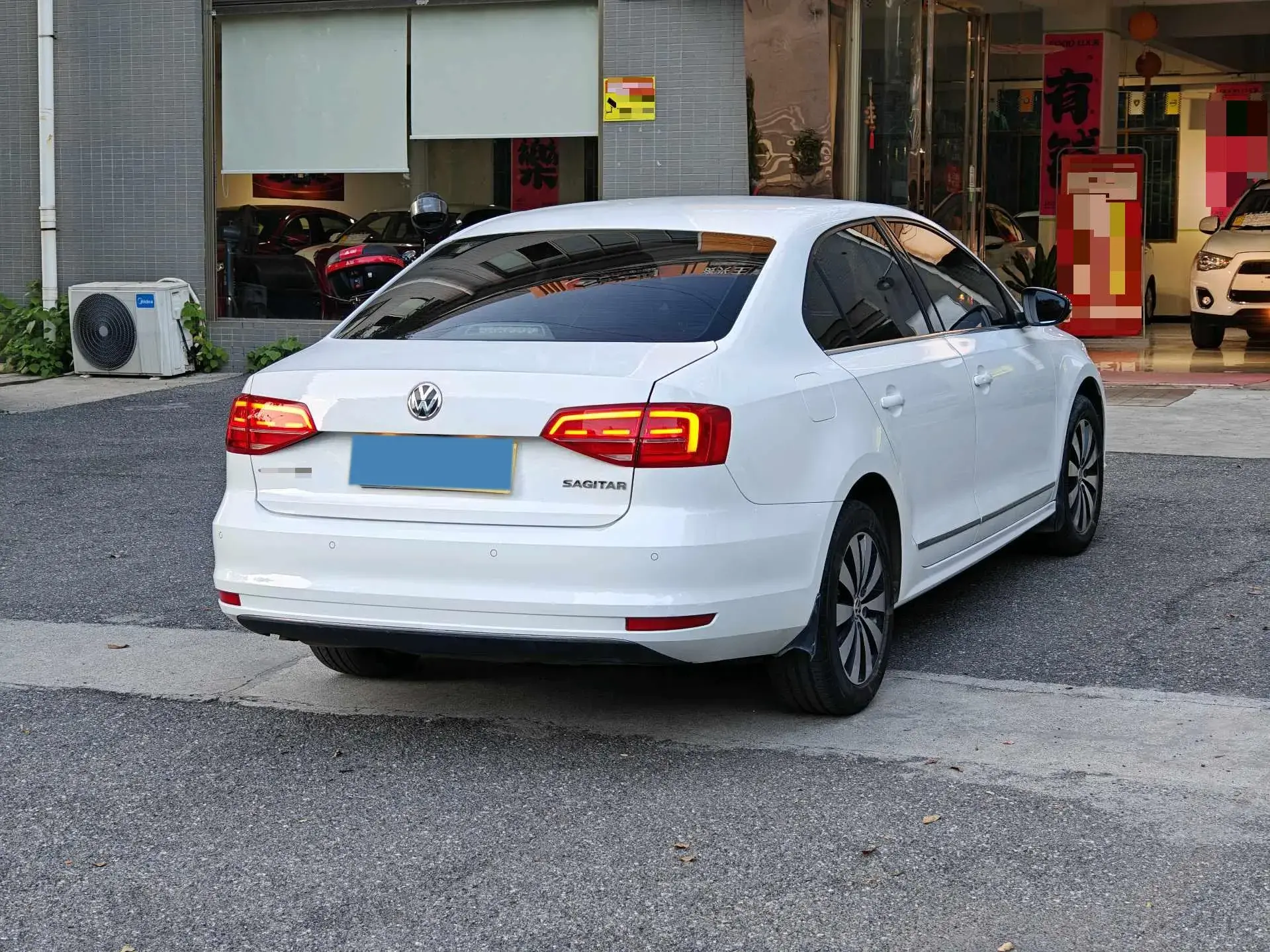 2018 VOLKSWAGEN SAGITAR thumbnail 4