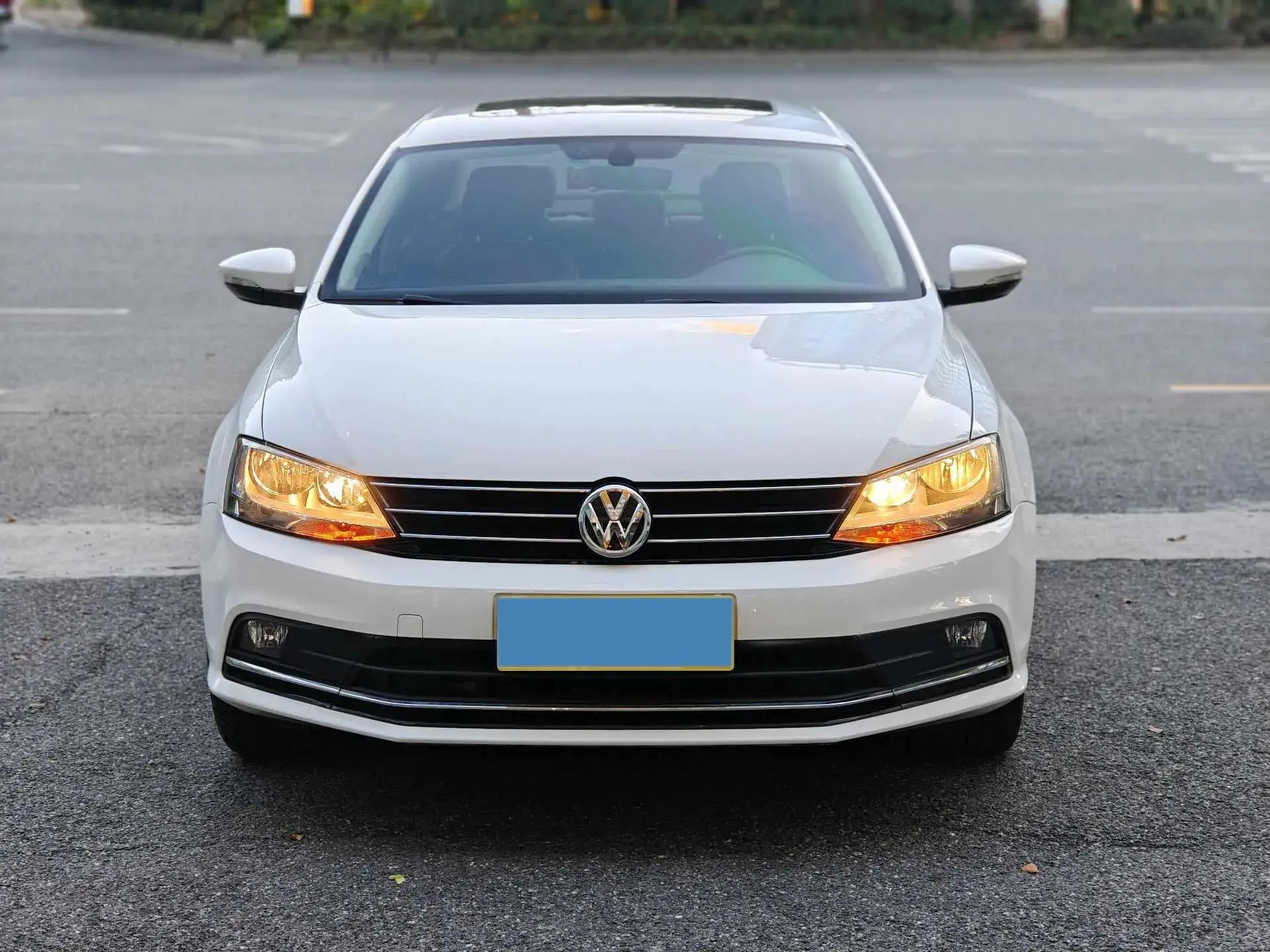 2018 VOLKSWAGEN SAGITAR thumbnail 2