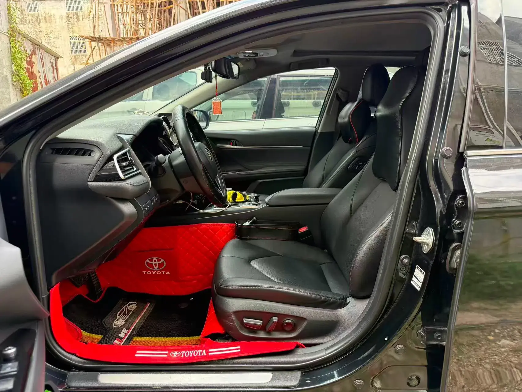 2021 TOYOTA CAMRY thumbnail 4